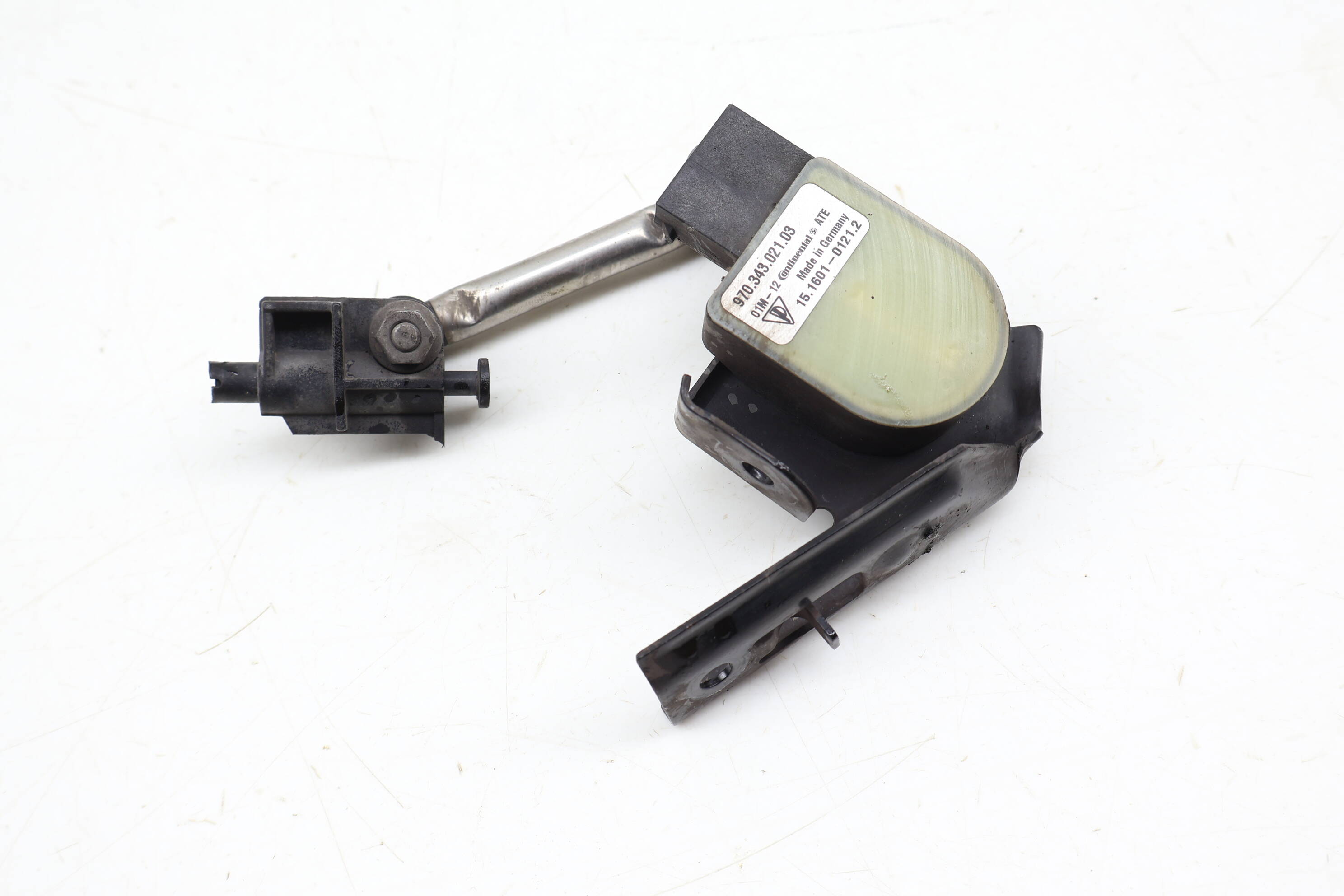 Headlight / Suspension Leveling Sensor 97034302103