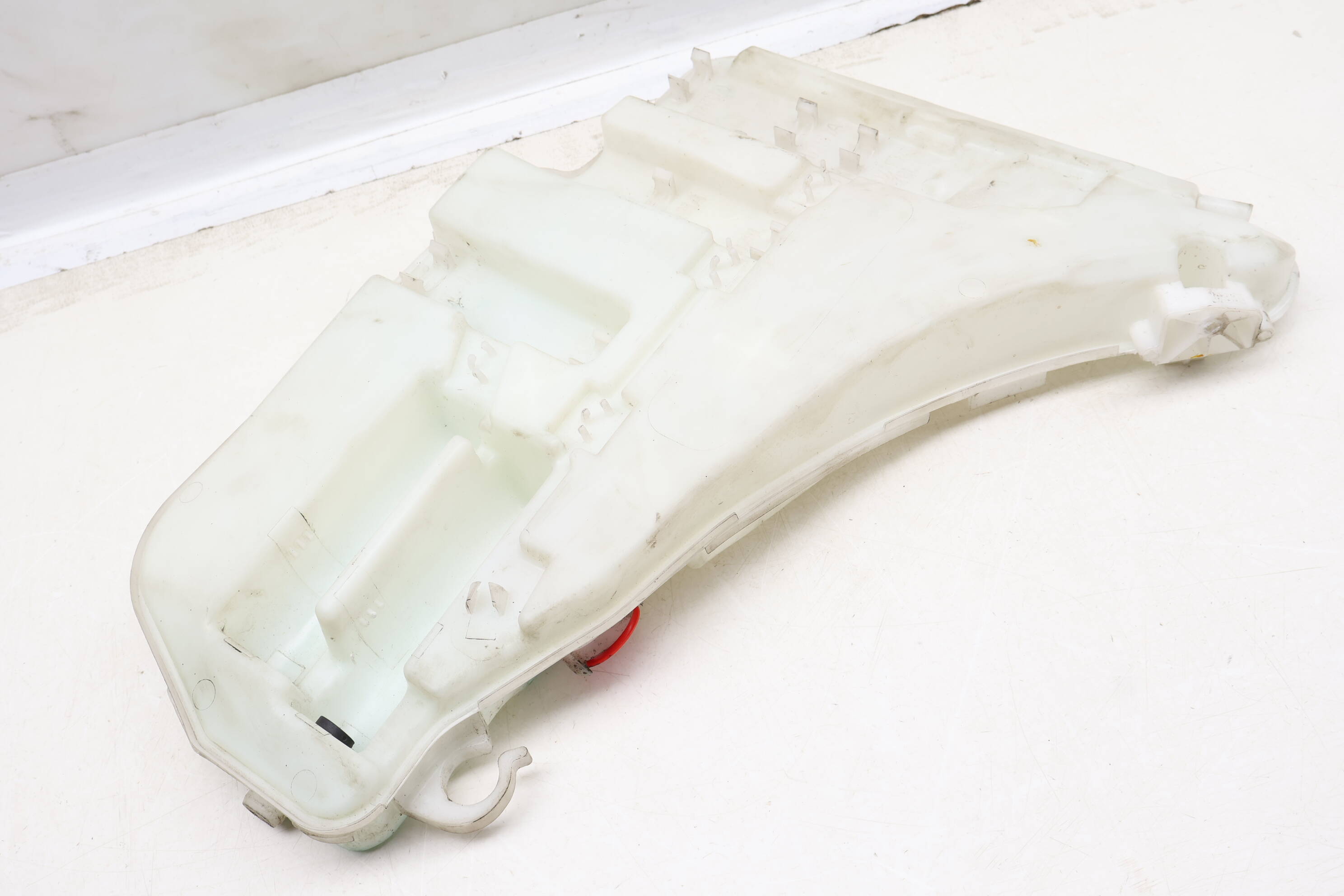 Windshield Washer Reservoir / Tank 61667269663