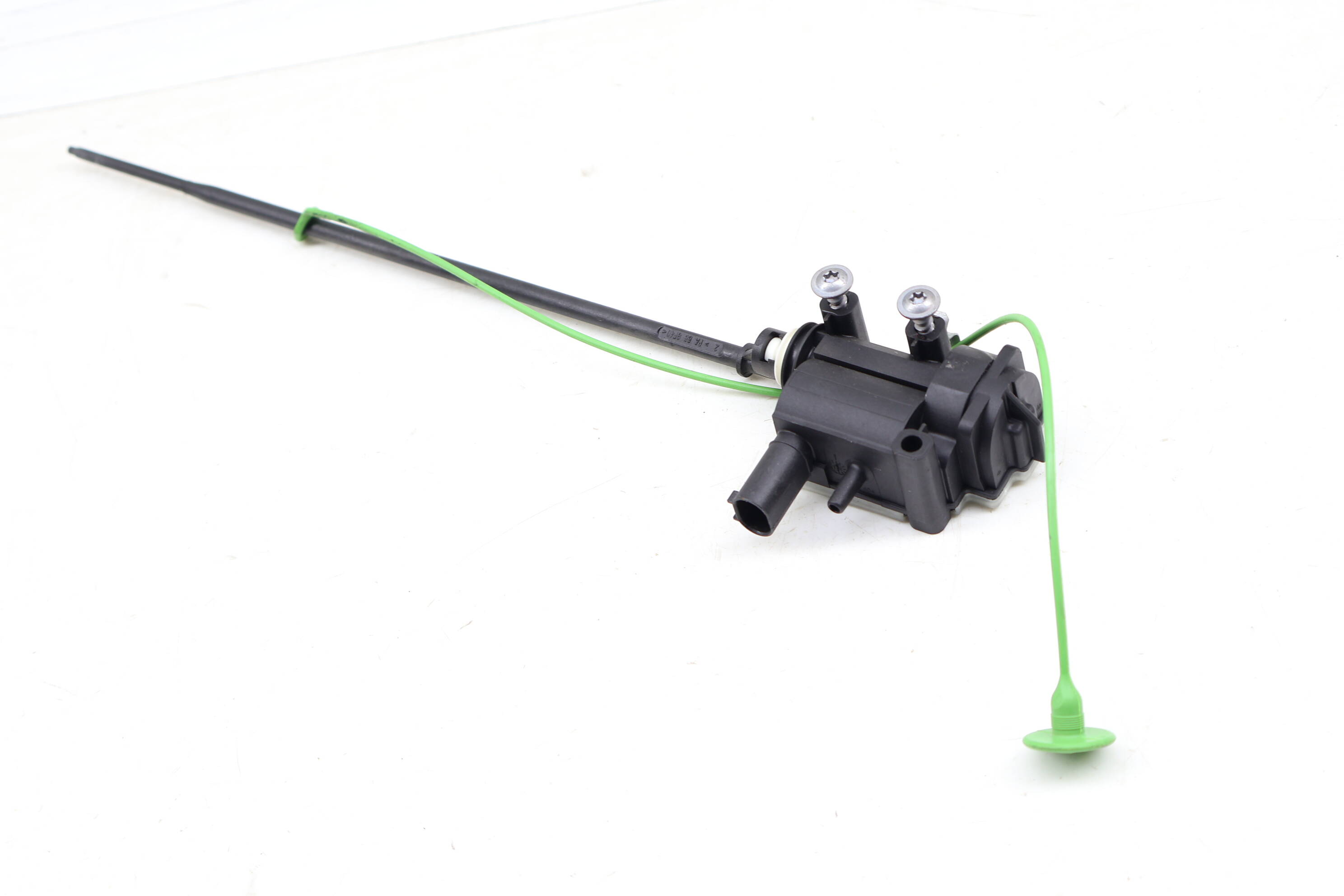 Gas / Fuel Door Lock Actuator 67116985882