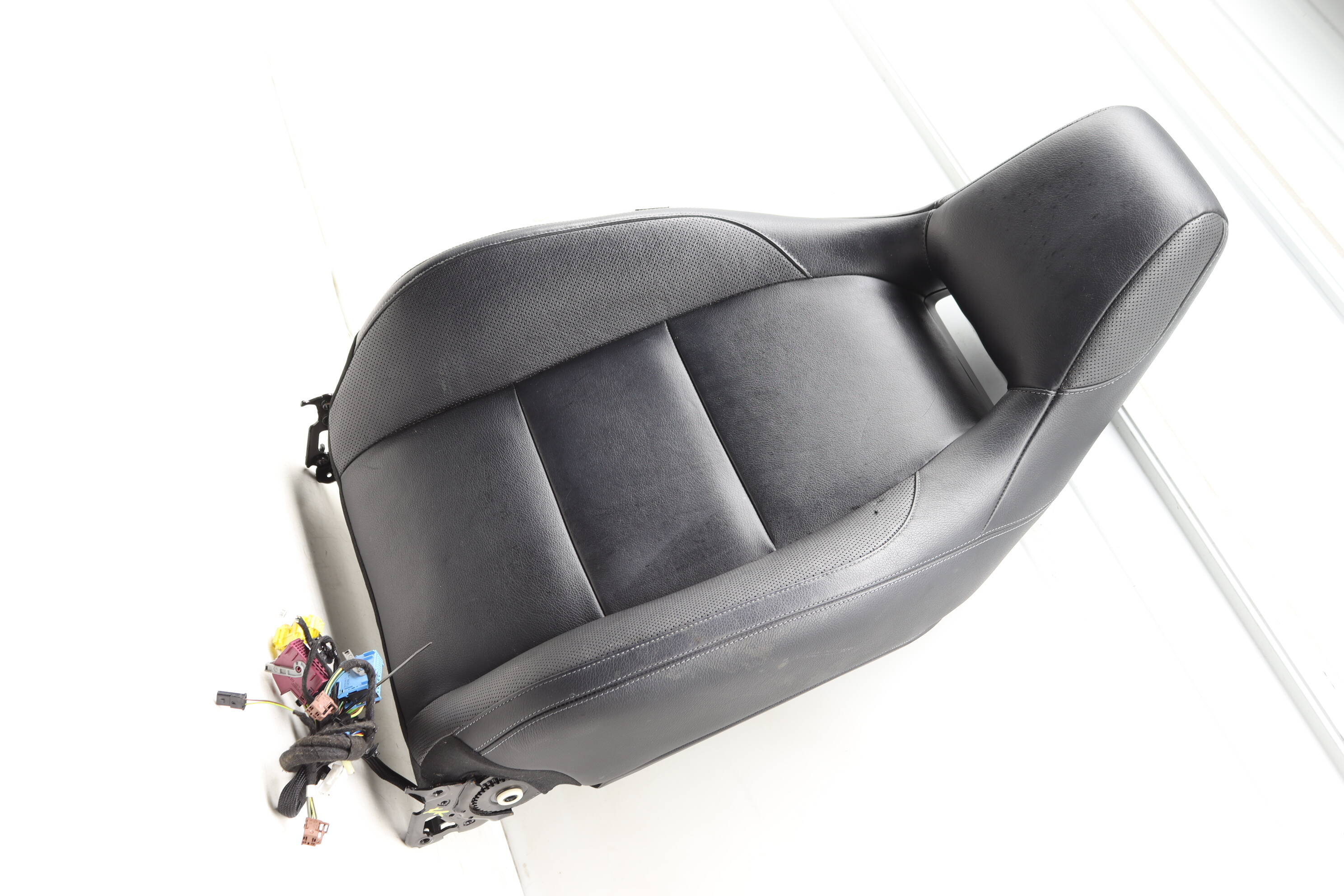 Upper Sport Seat Backrest Cushion Assembly 0009108104