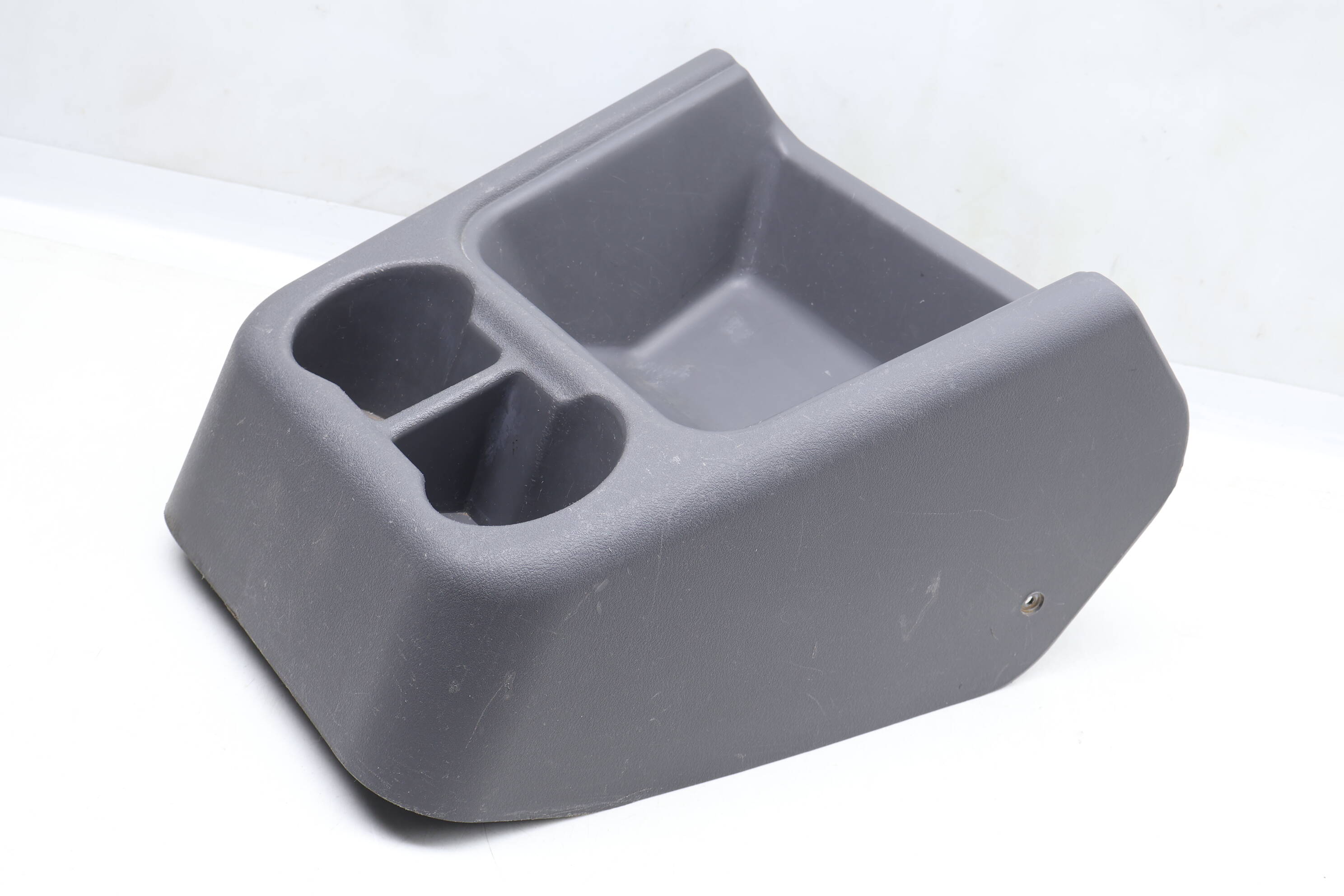 Center&#x20;Console&#x20;&#x2F;&#x20;Cup&#x20;Holder&#x20;7DB858570A