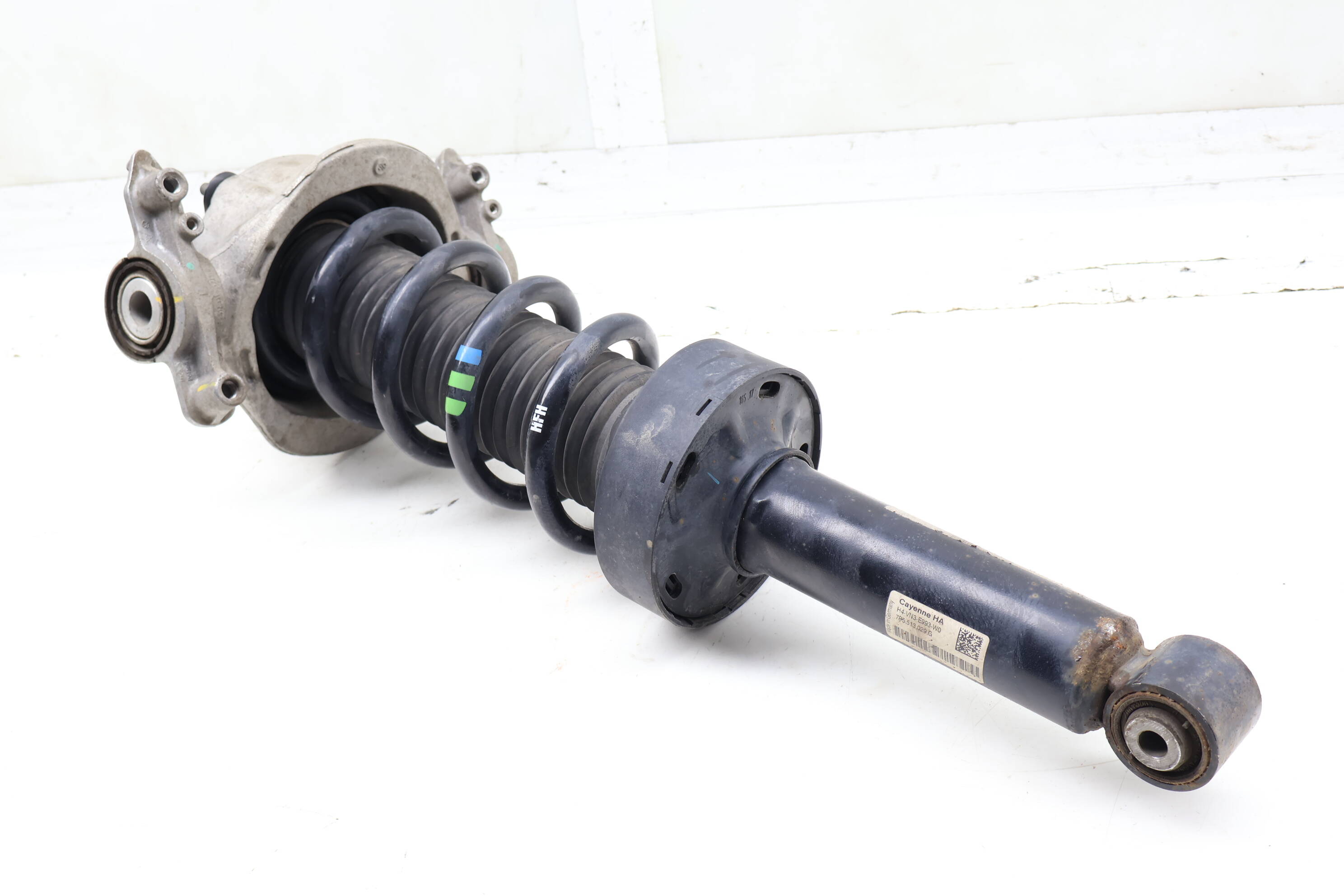 Strut Shock / Spring Assembly 7P5513029G 95833305100