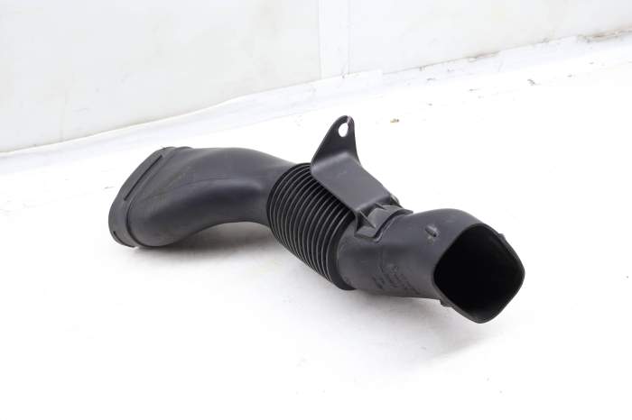 Air Intake Duct 13717601874 main product photo