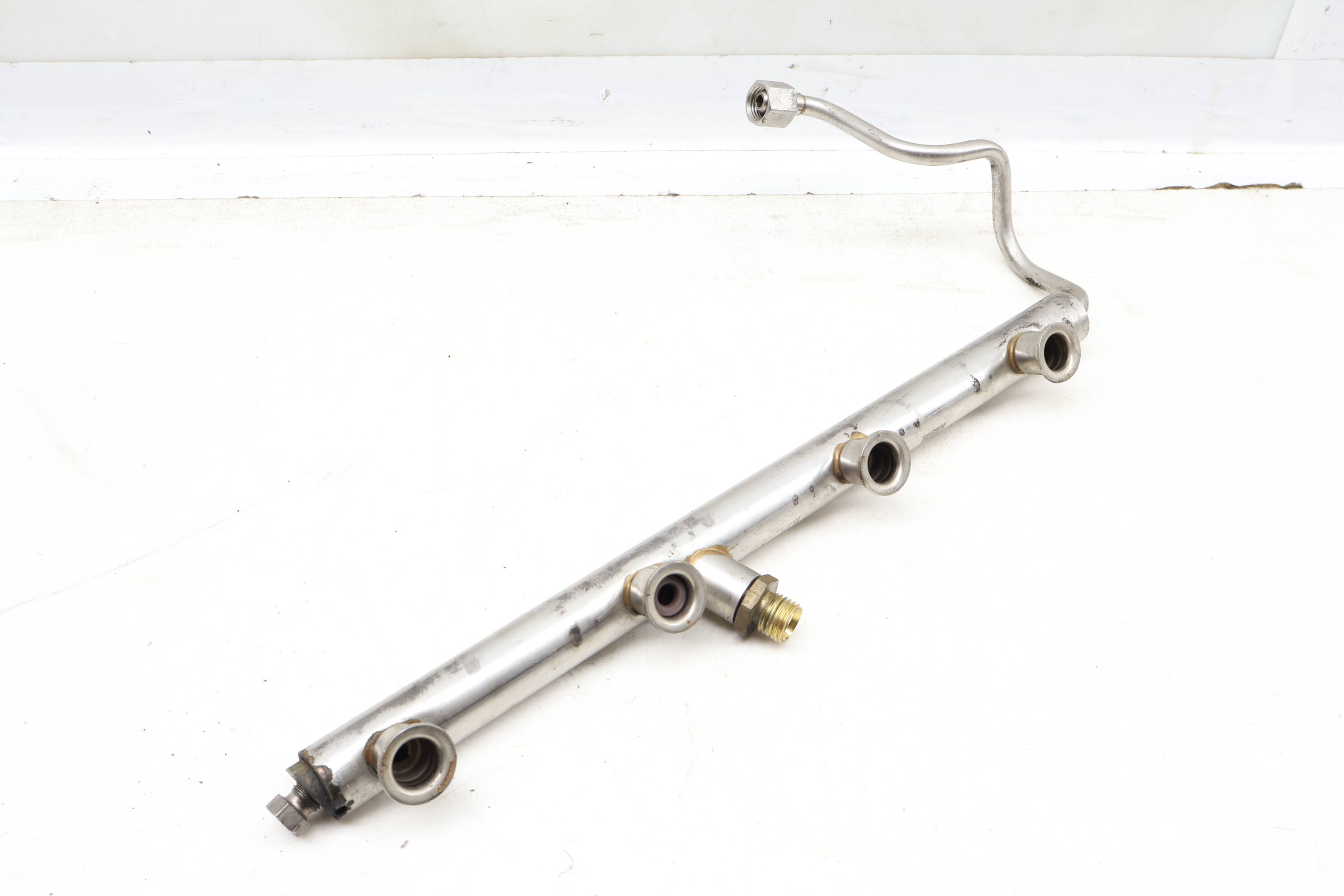 Fuel Rail 079133315AT