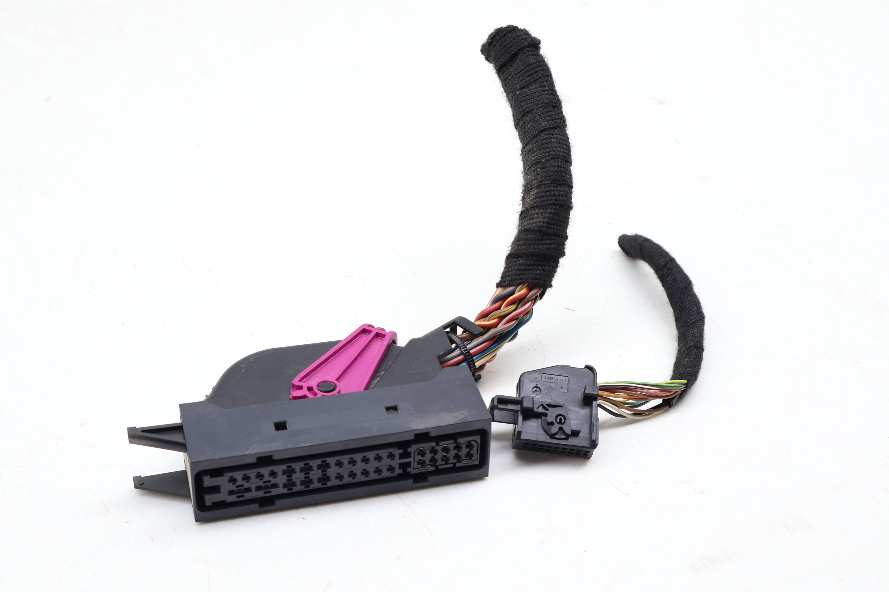 Bang & Olufsen Amplifier Wiring Harness / Connector