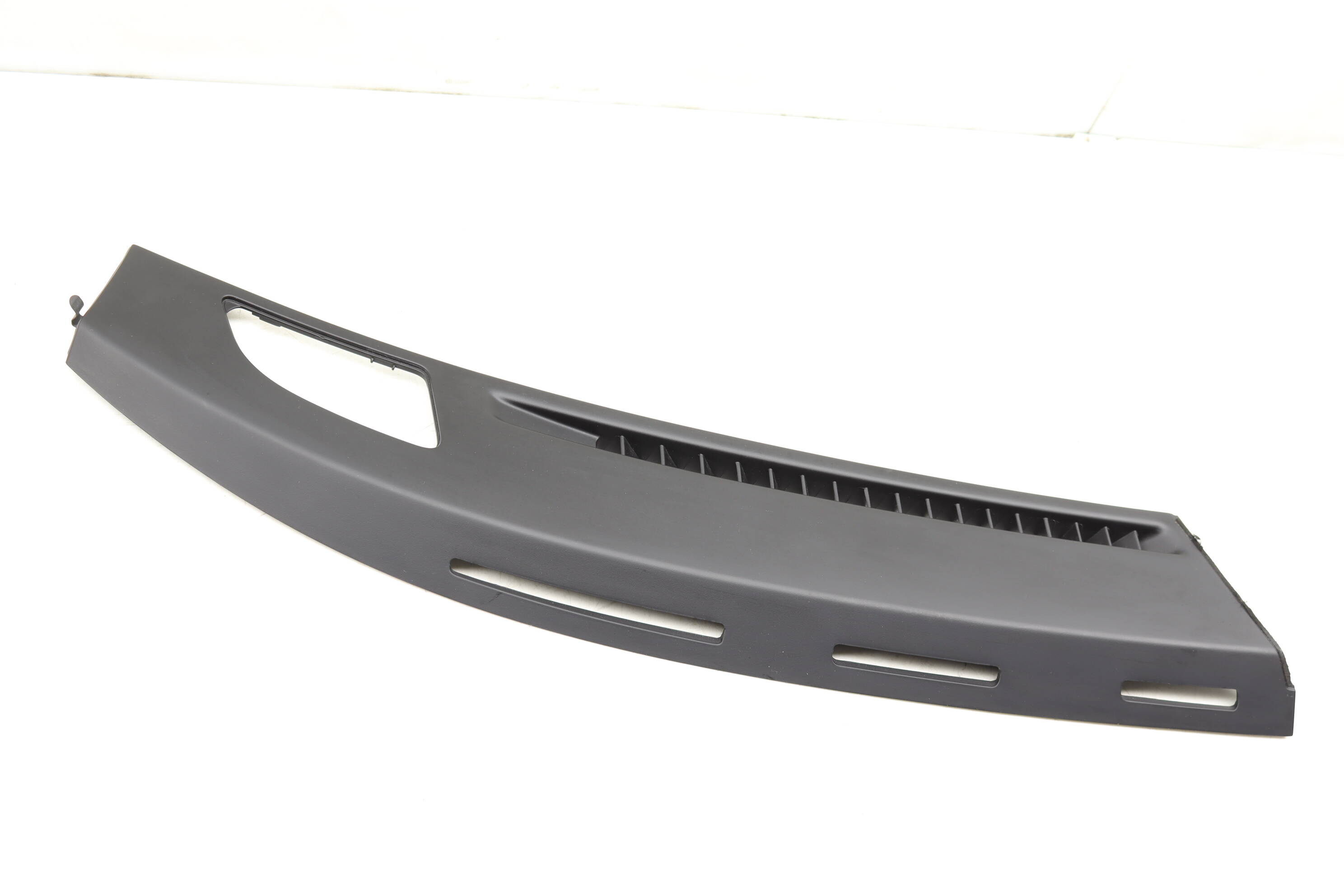 Upper Dash Defrost Vent Trim 99755217601