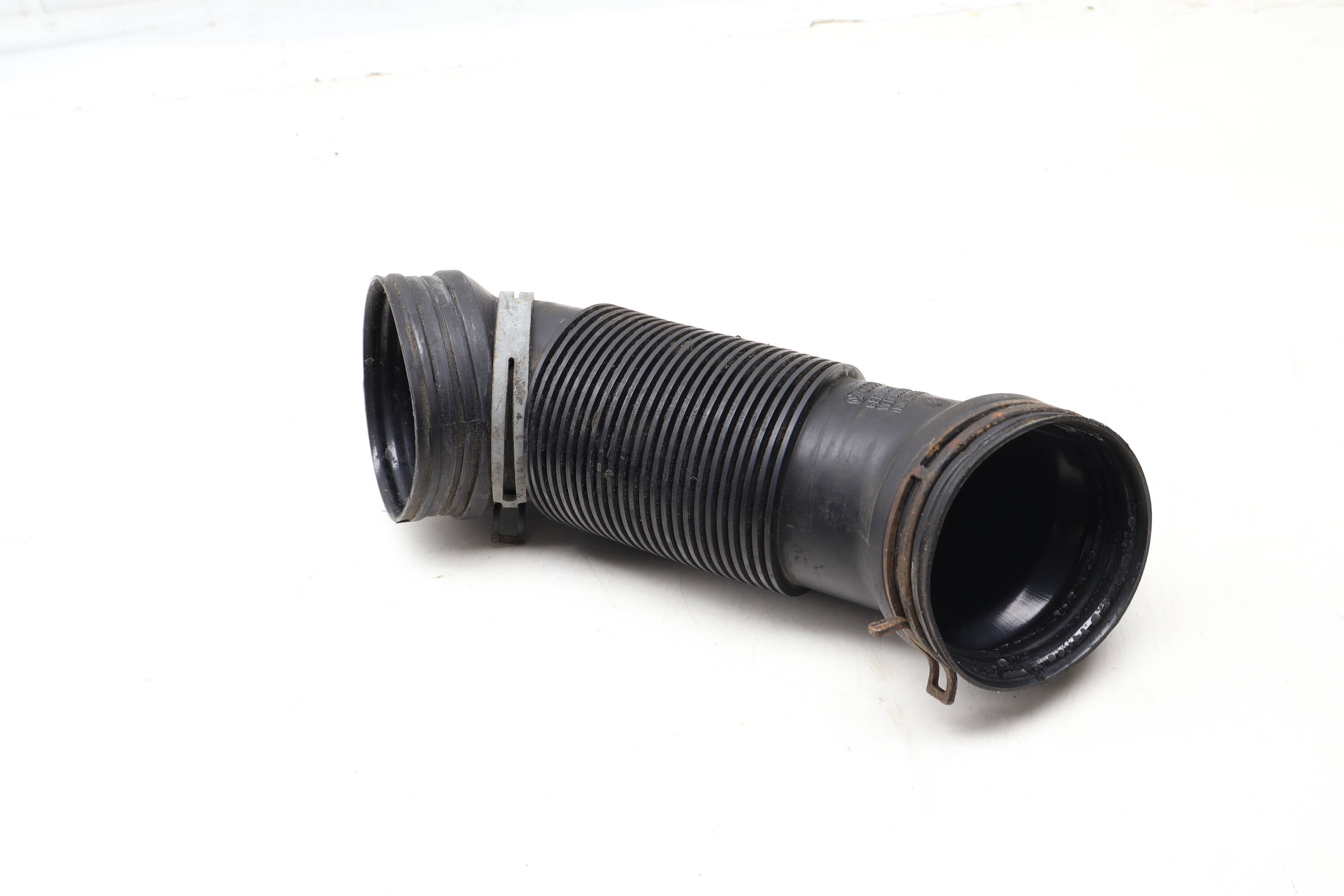 Mass Air Flow Sensor Hose / Intake Tube 1K0129684L