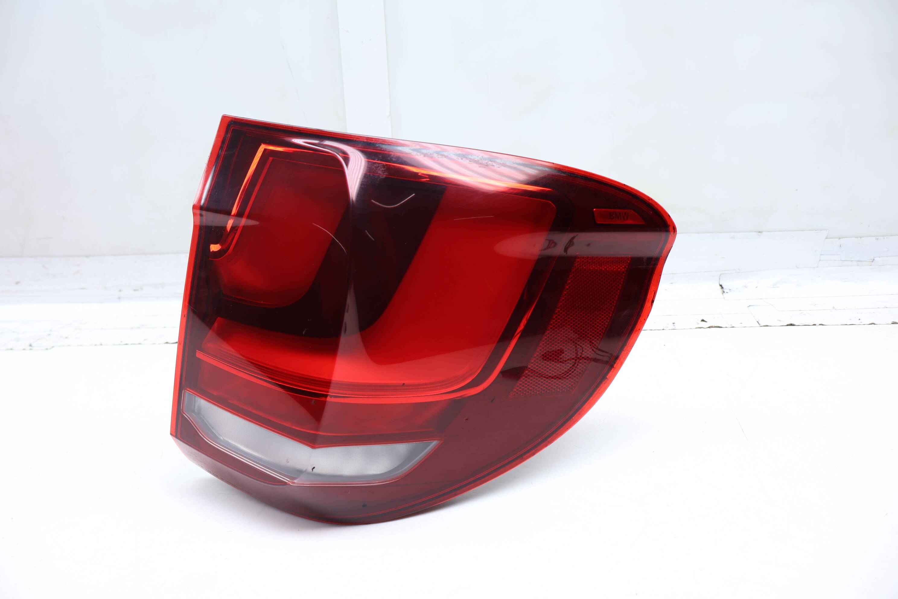 Outer Tail Light / Lamp 63217290104
