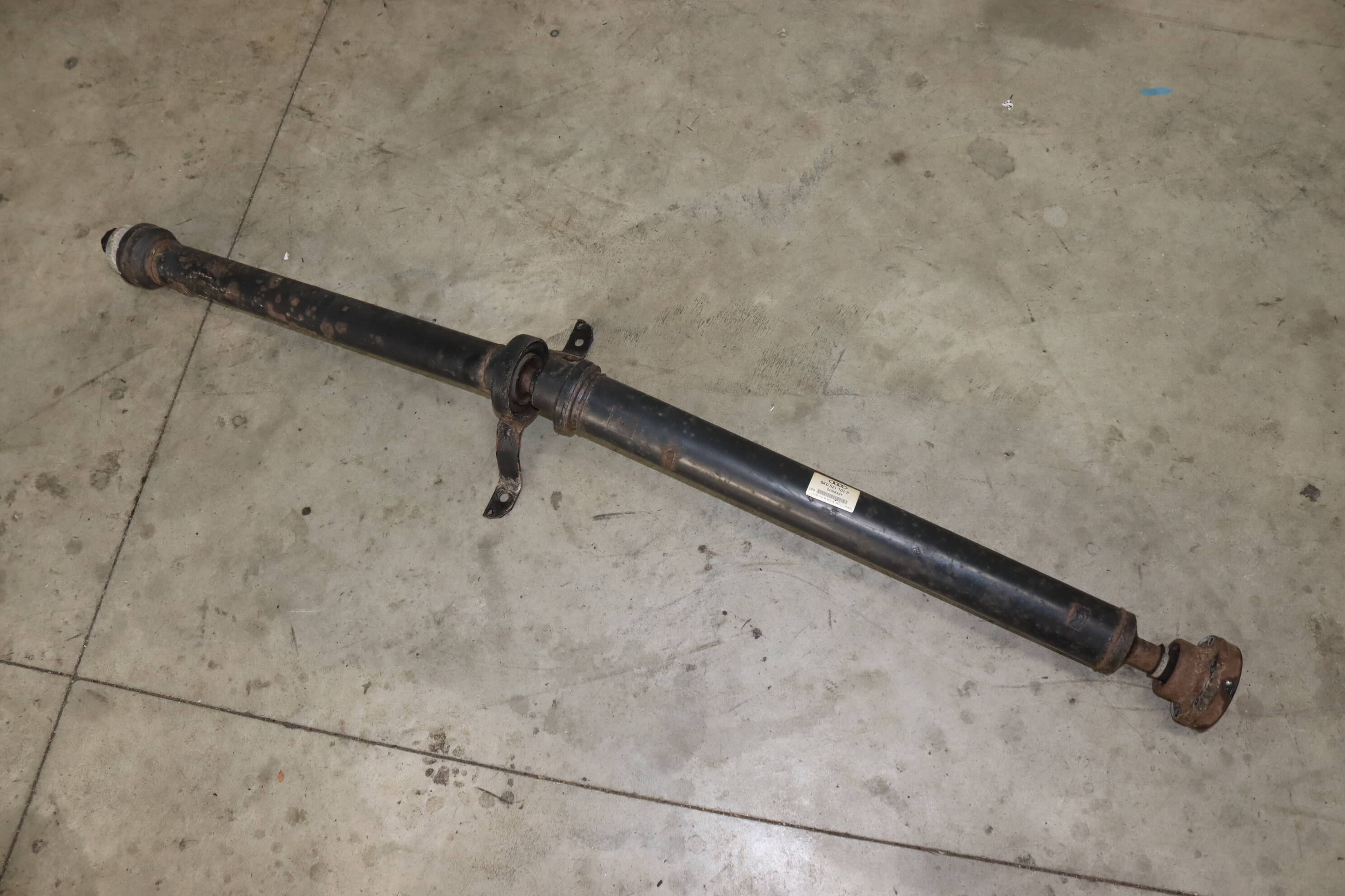 Driveshaft / Propeller Shaft 8K0521101R