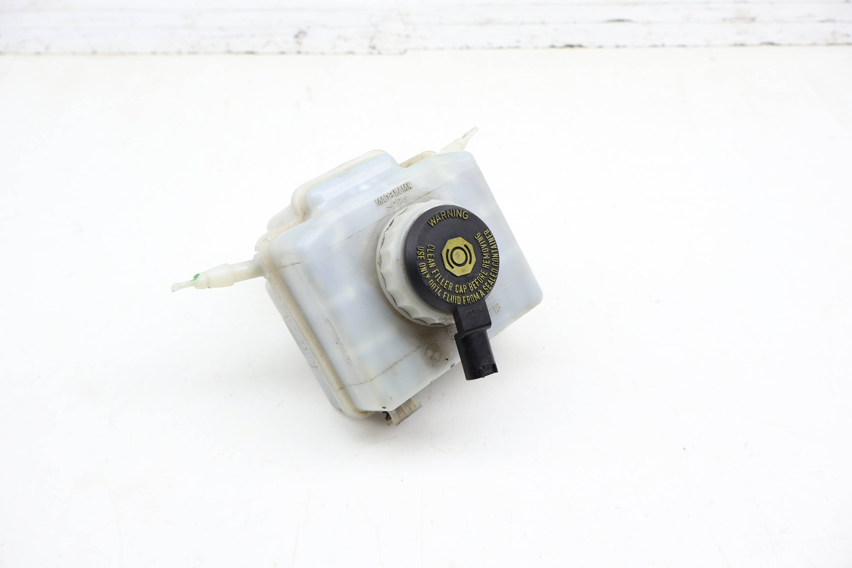 Brake Fluid Reservoir / Tank / Bottle 34336771718