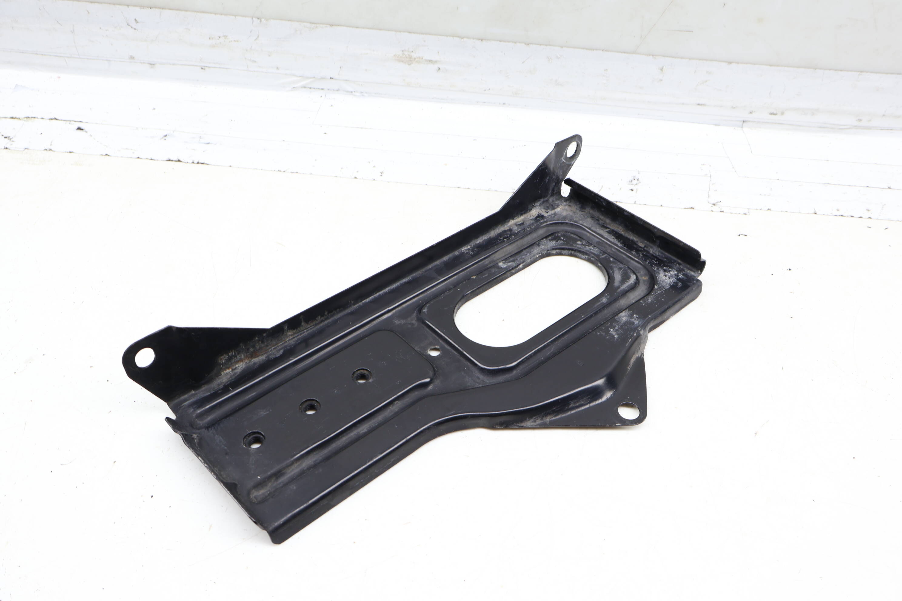 Battery Tray / Holder 3U0805213