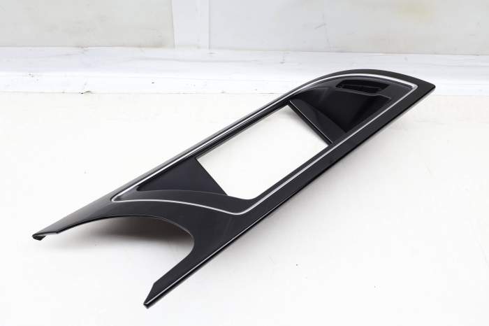 Center Dash Display Trim / Bezel 8T1857186L main product photo