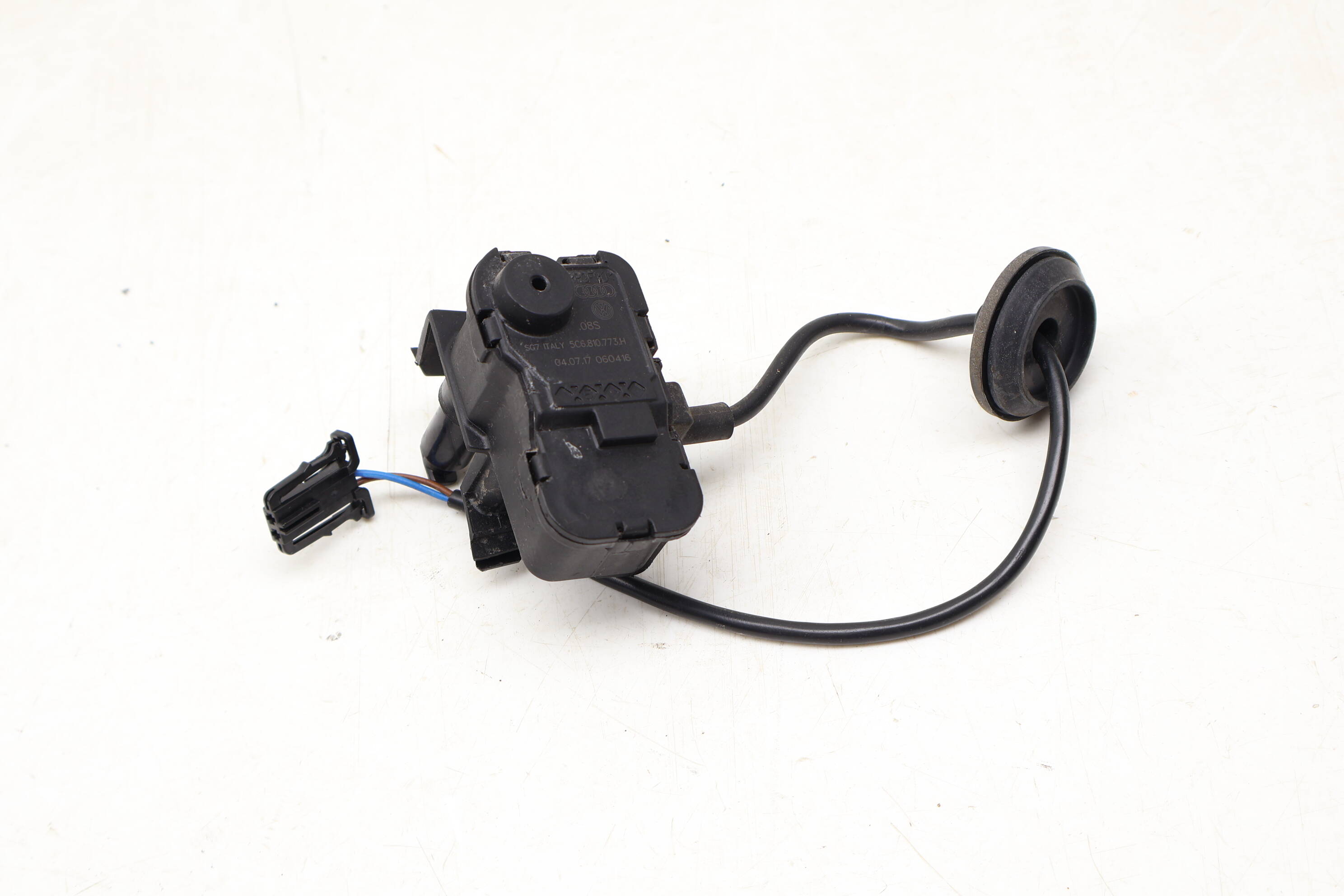 Fuel Door Lock Actuator 5C6810773H