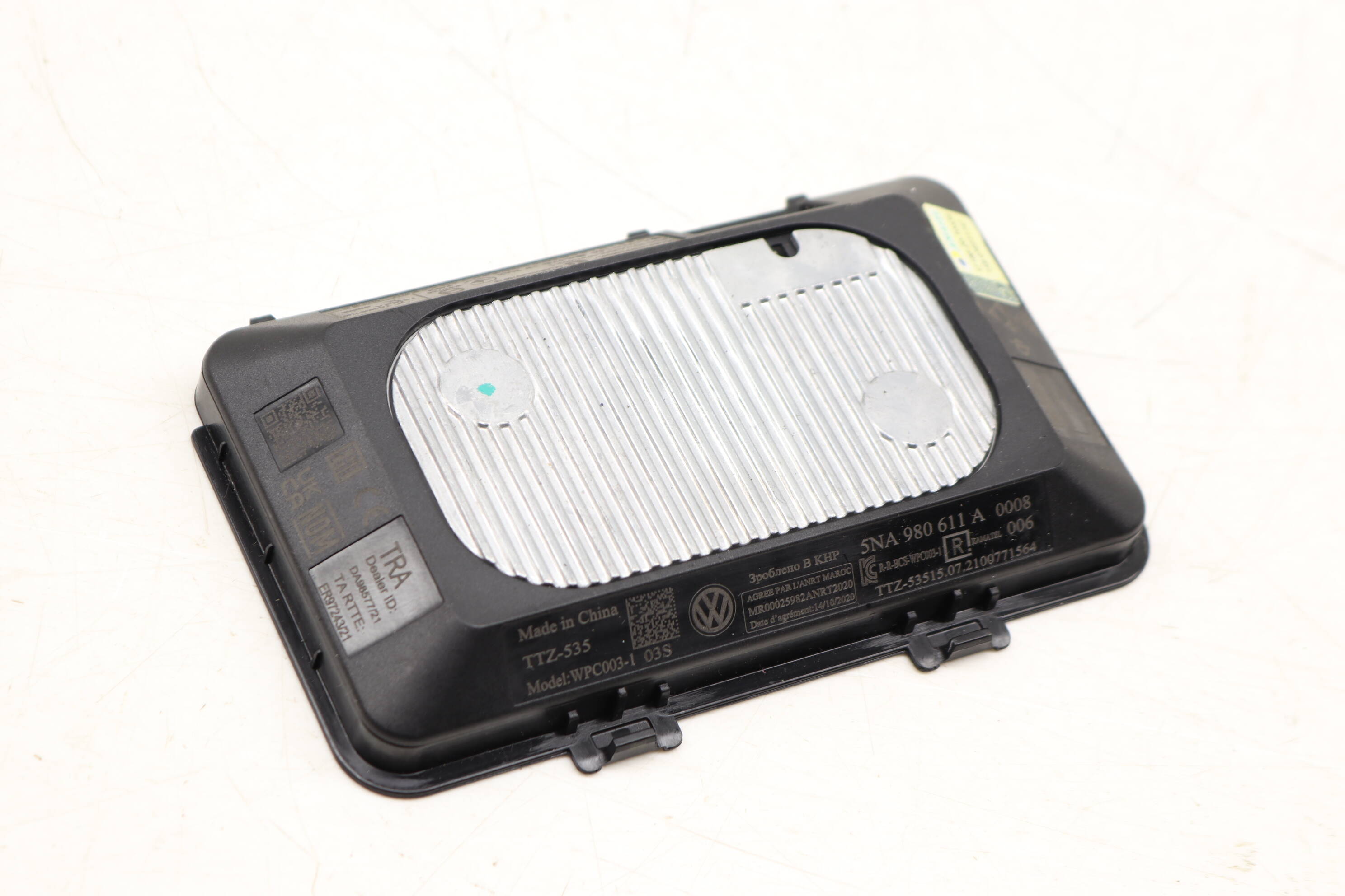 Cell&#x20;Phone&#x20;Wireless&#x20;Charging&#x20;Dock&#x20;5NA980611A