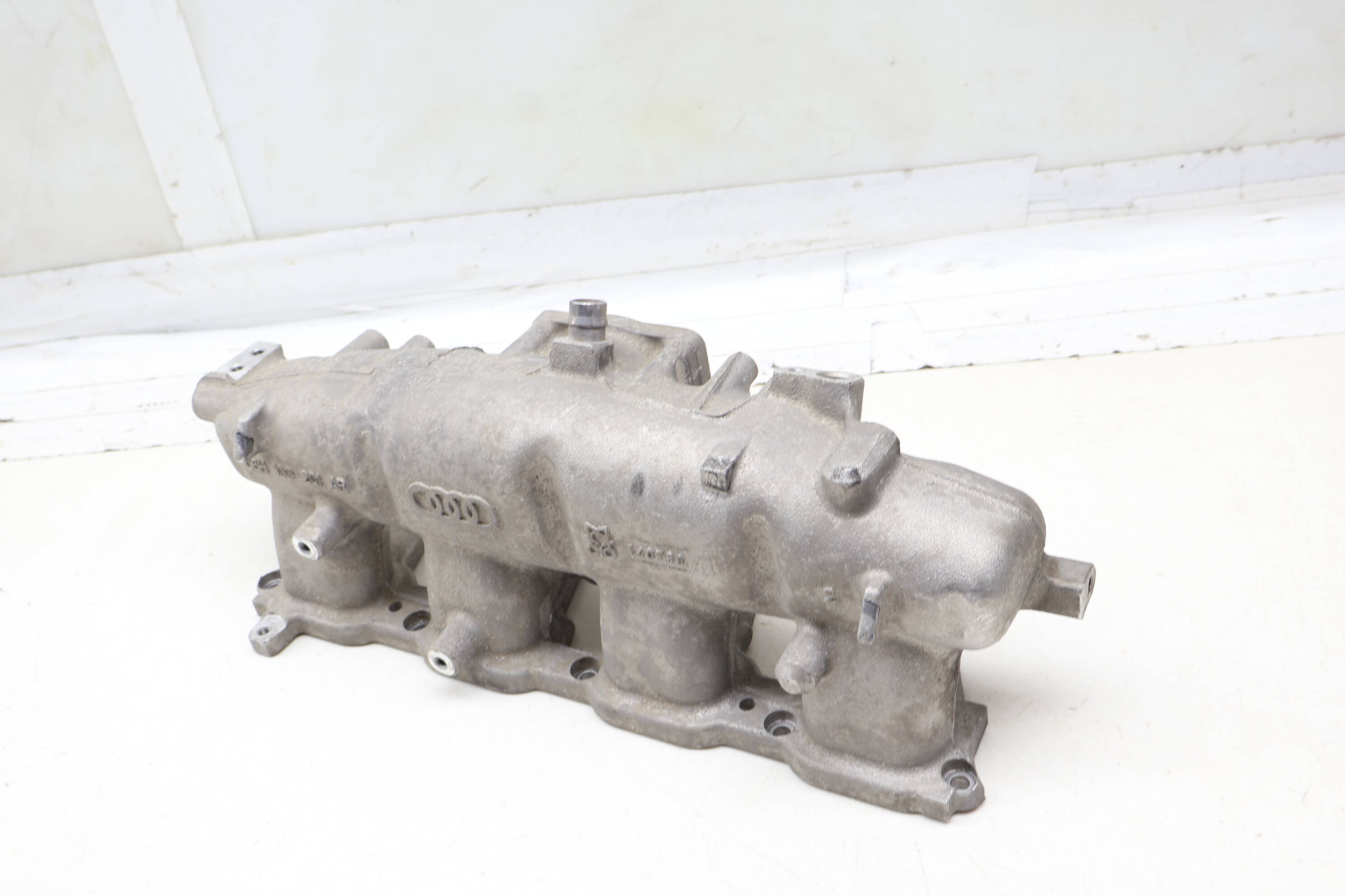 Intake Manifold 06H133201AR
