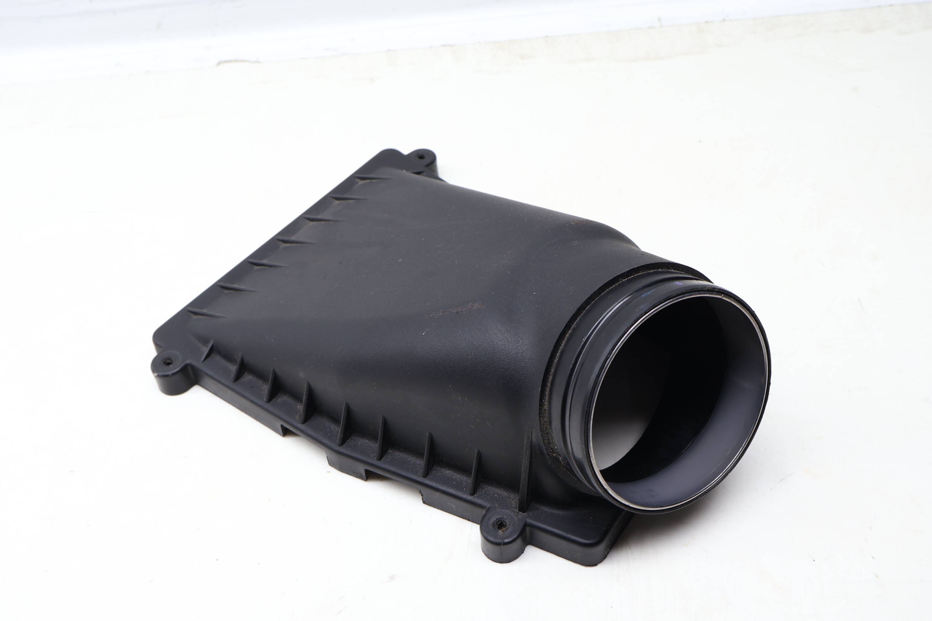 Engine Air Filter Box / Housing (Upper) 8T0133840