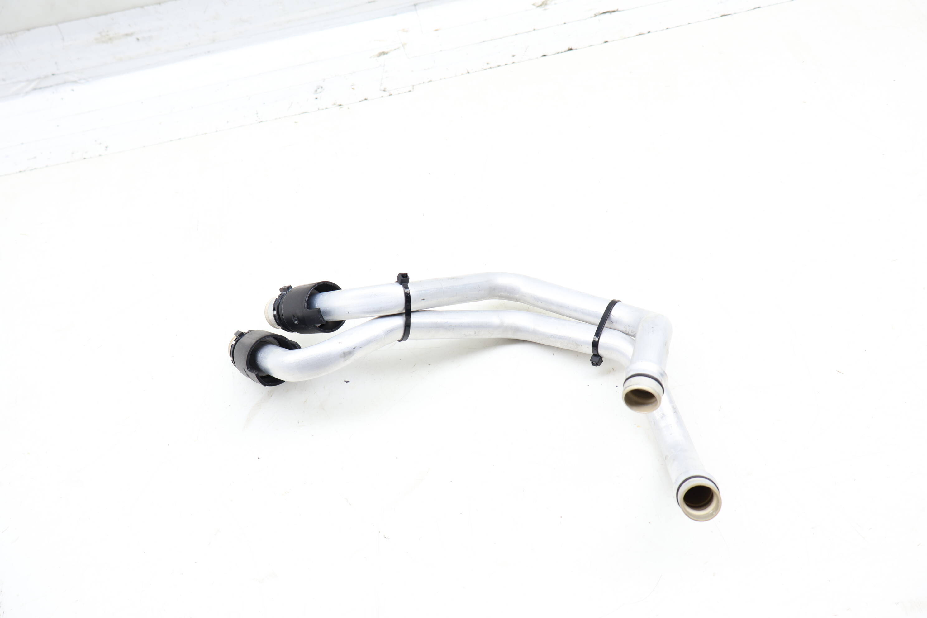 Heater Core Coolant Pipe / Tube Set 3QF819857B