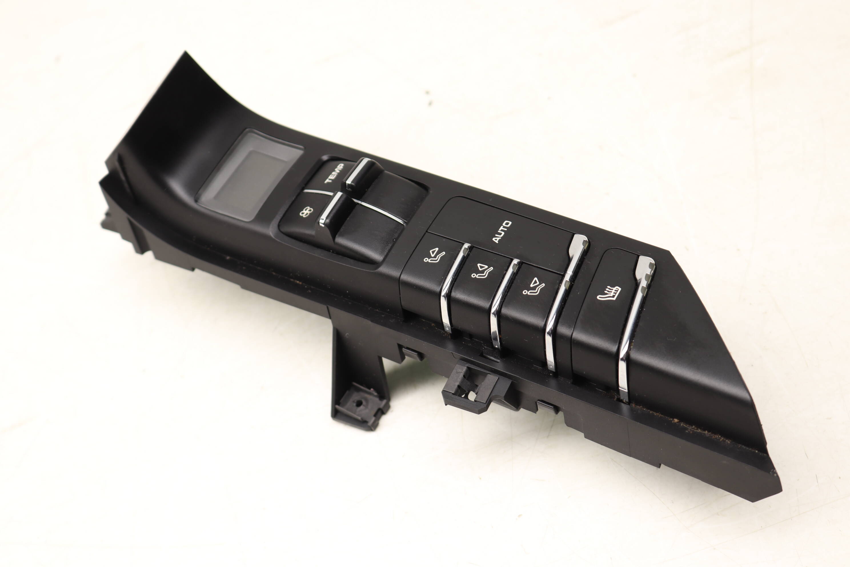 Ac Climate Control /Temp Switch Unit 7P5907040AA 95865310203