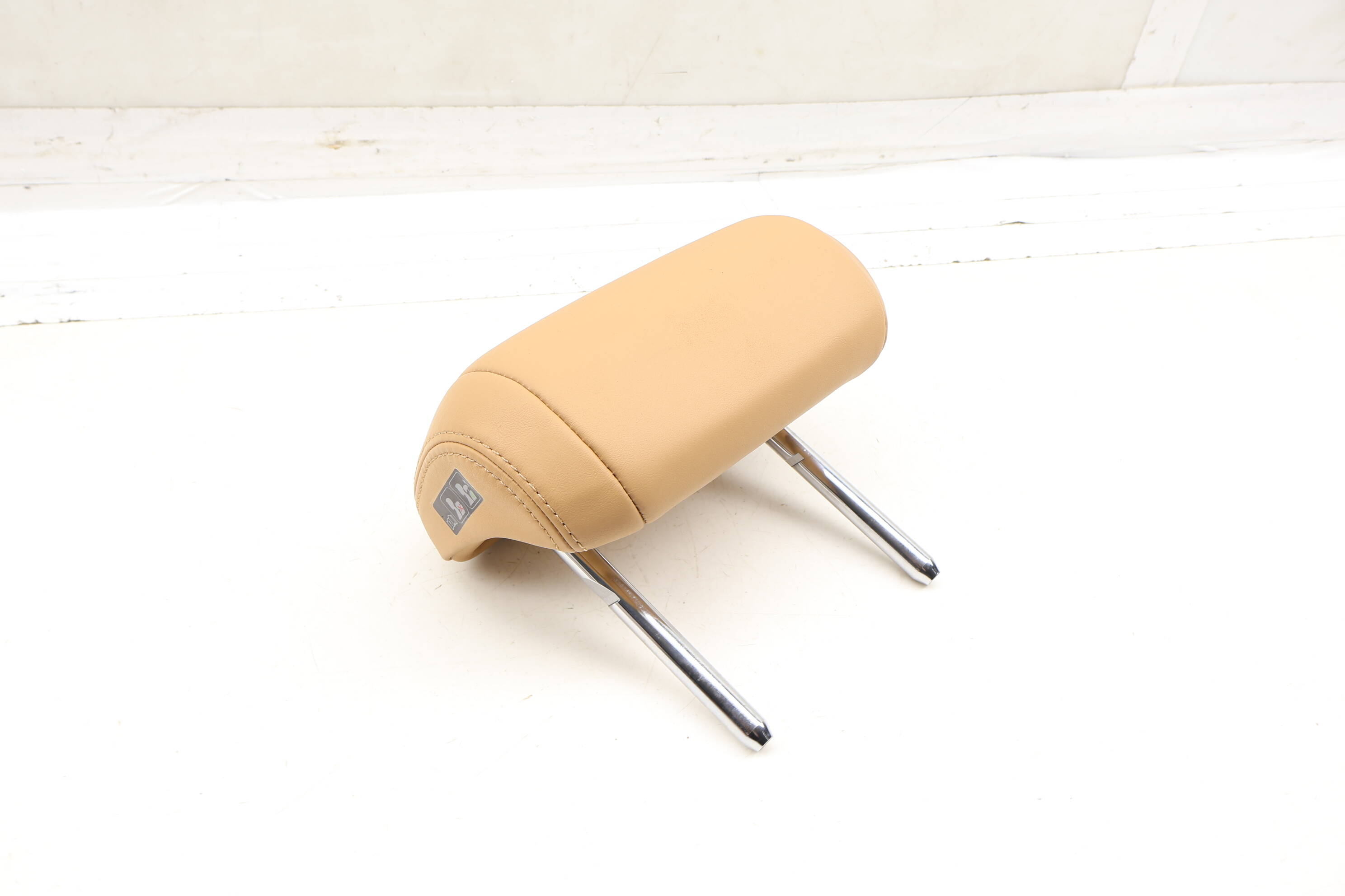 Center Seat Headrest / Head Rest 95B885900B