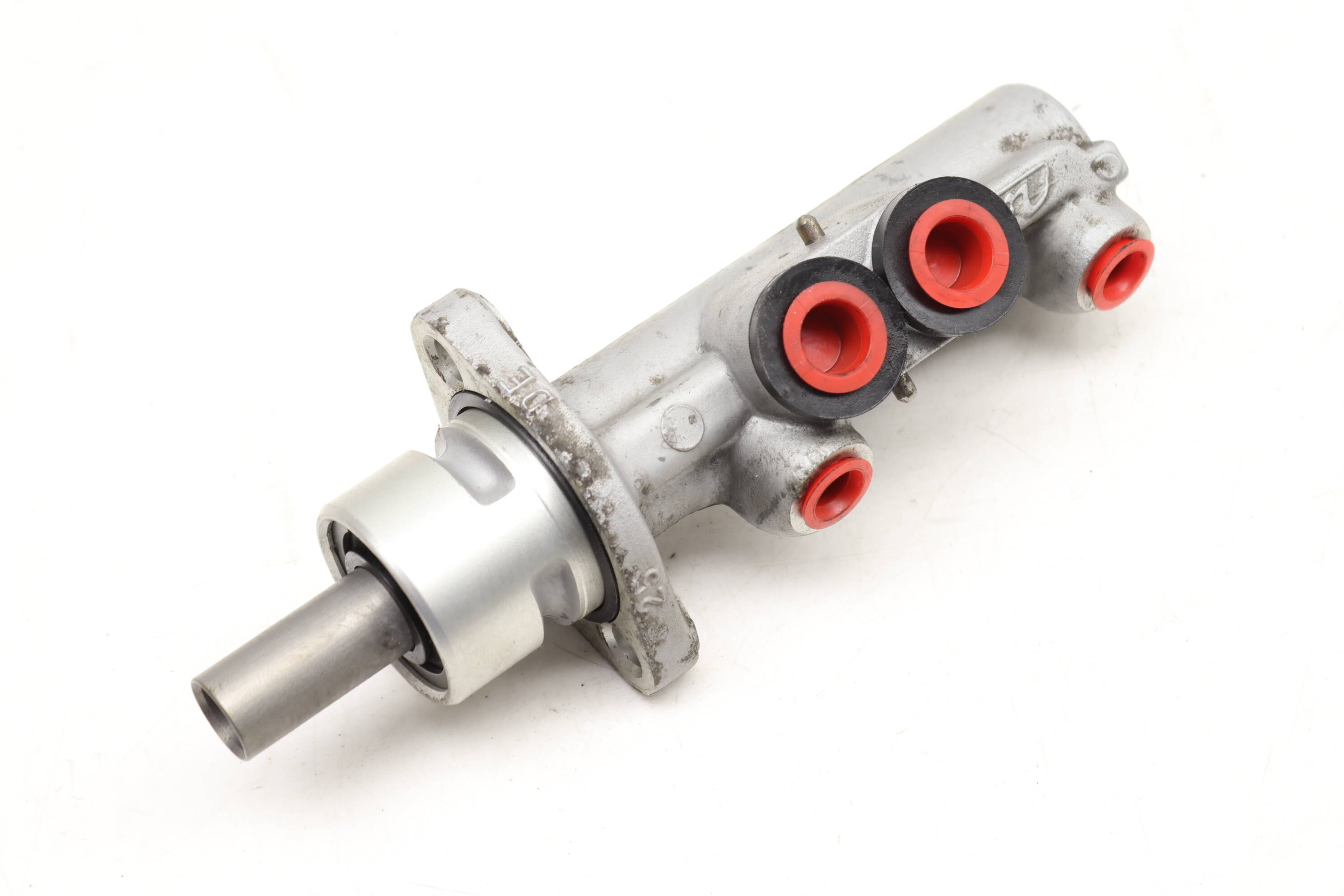 Brake Master Cylinder 7D0611019B