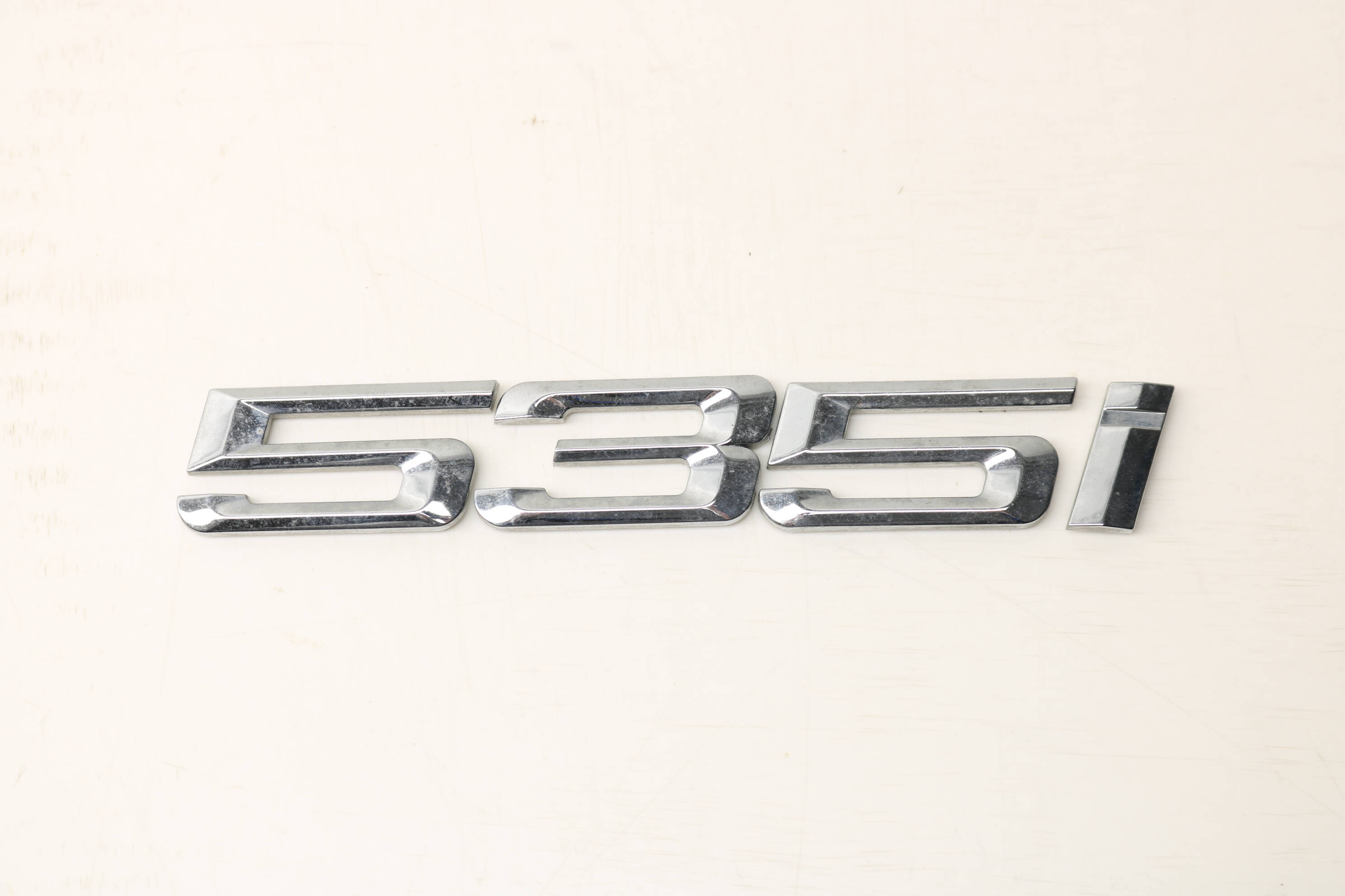 BMW Trunk Emblem / Badge (535I) 51147039788