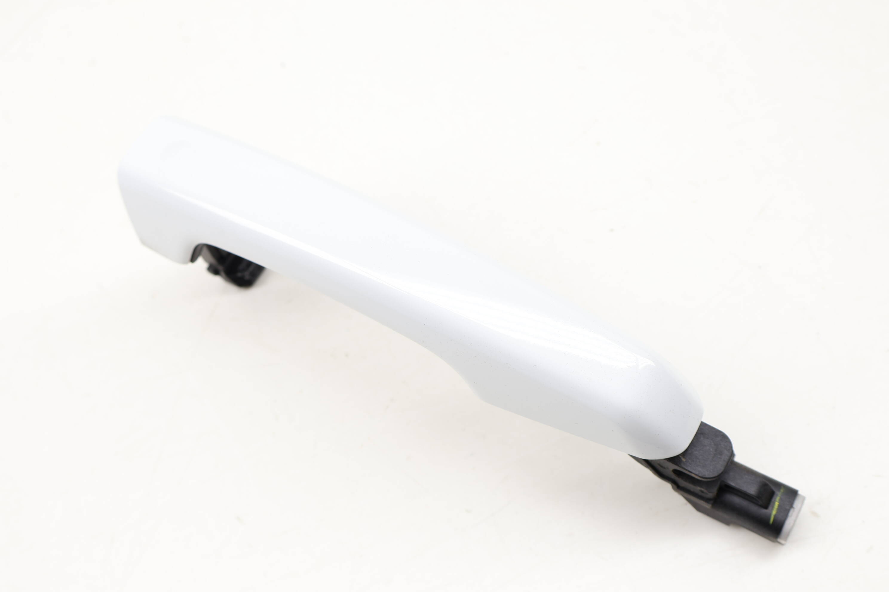 Exterior Door Handle Bracket FK72224A82AA