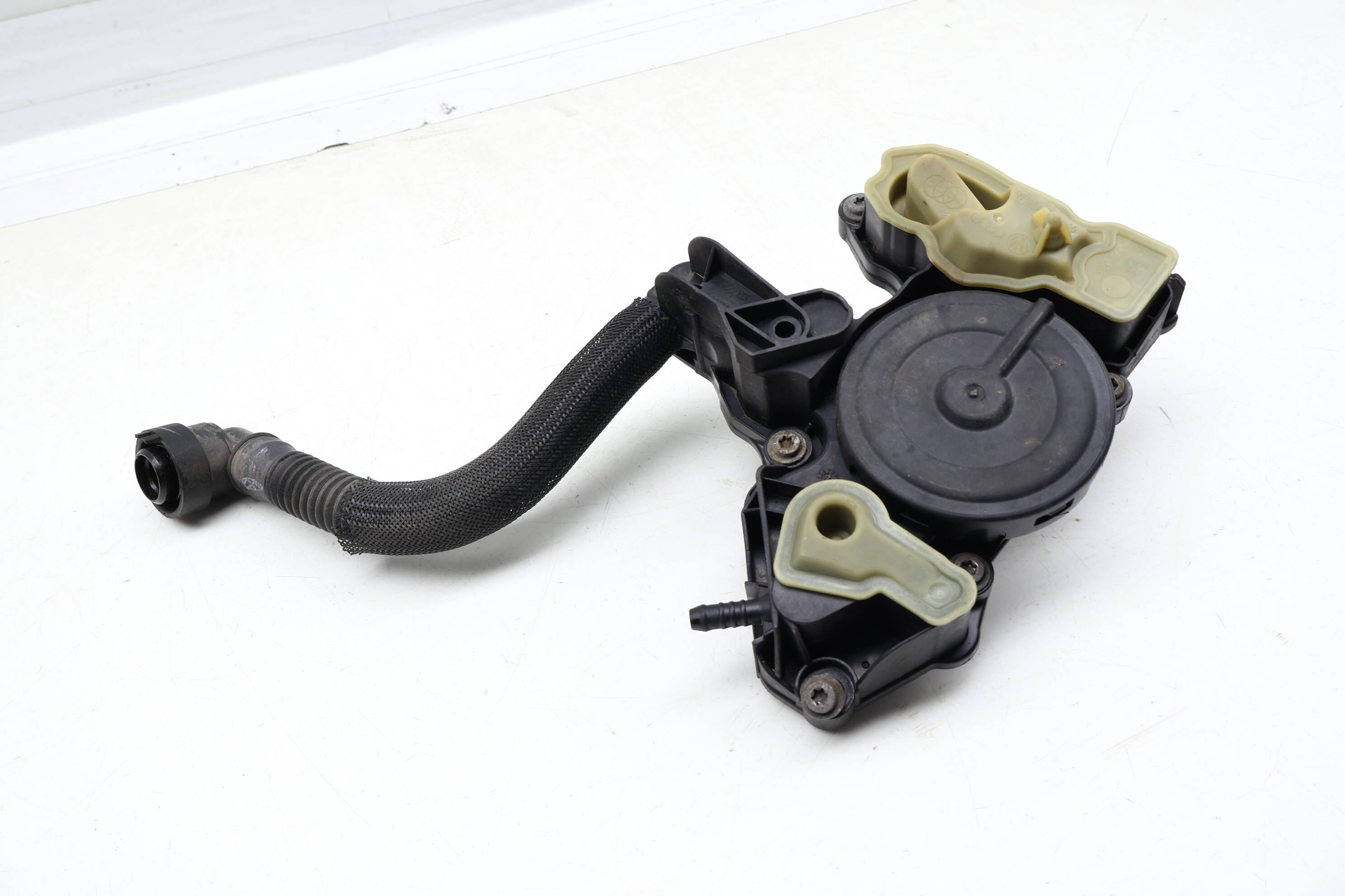 Pcv / Engine Oil Separator 06K103495AN