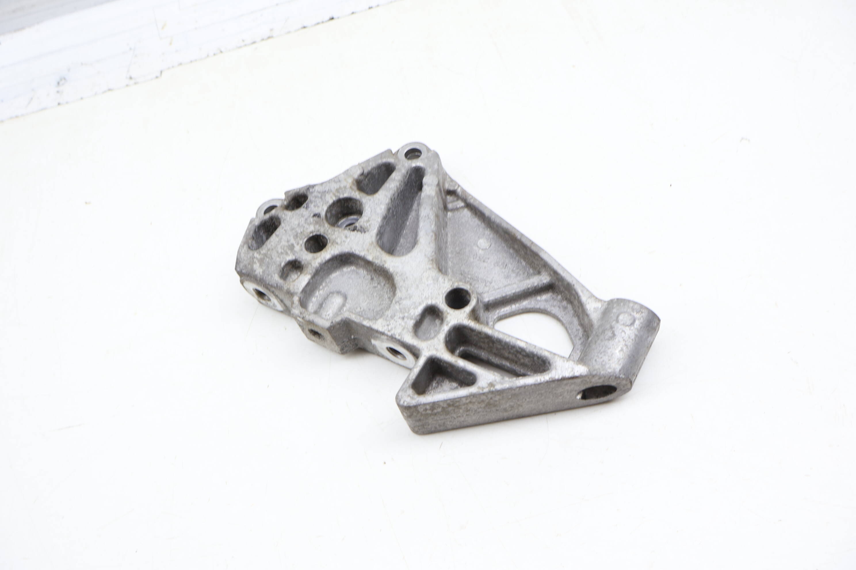 Engine / Motor Mount Bracket 022199354T