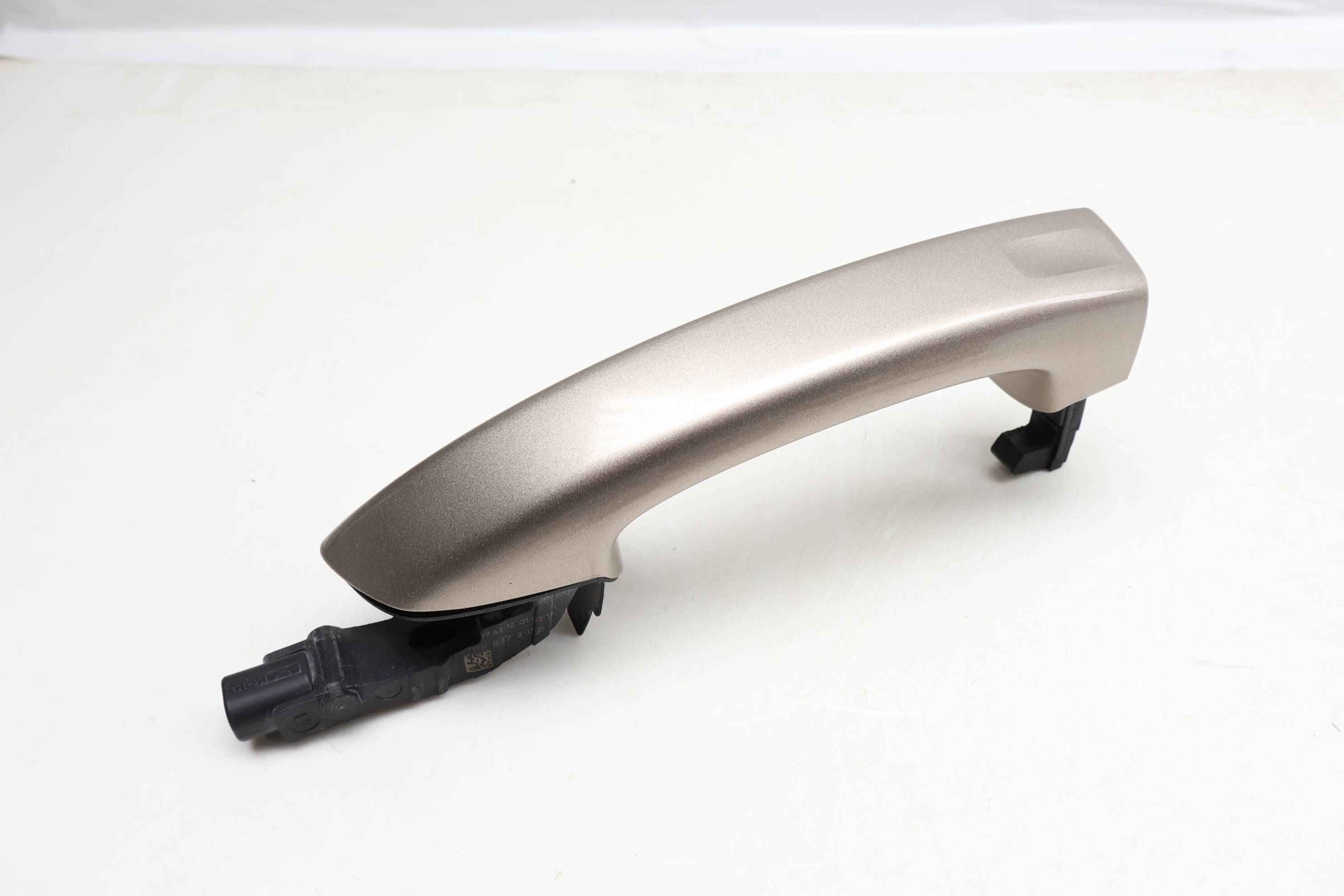 VW Left Exterior Door Handle (Touareg) 7P6837205F