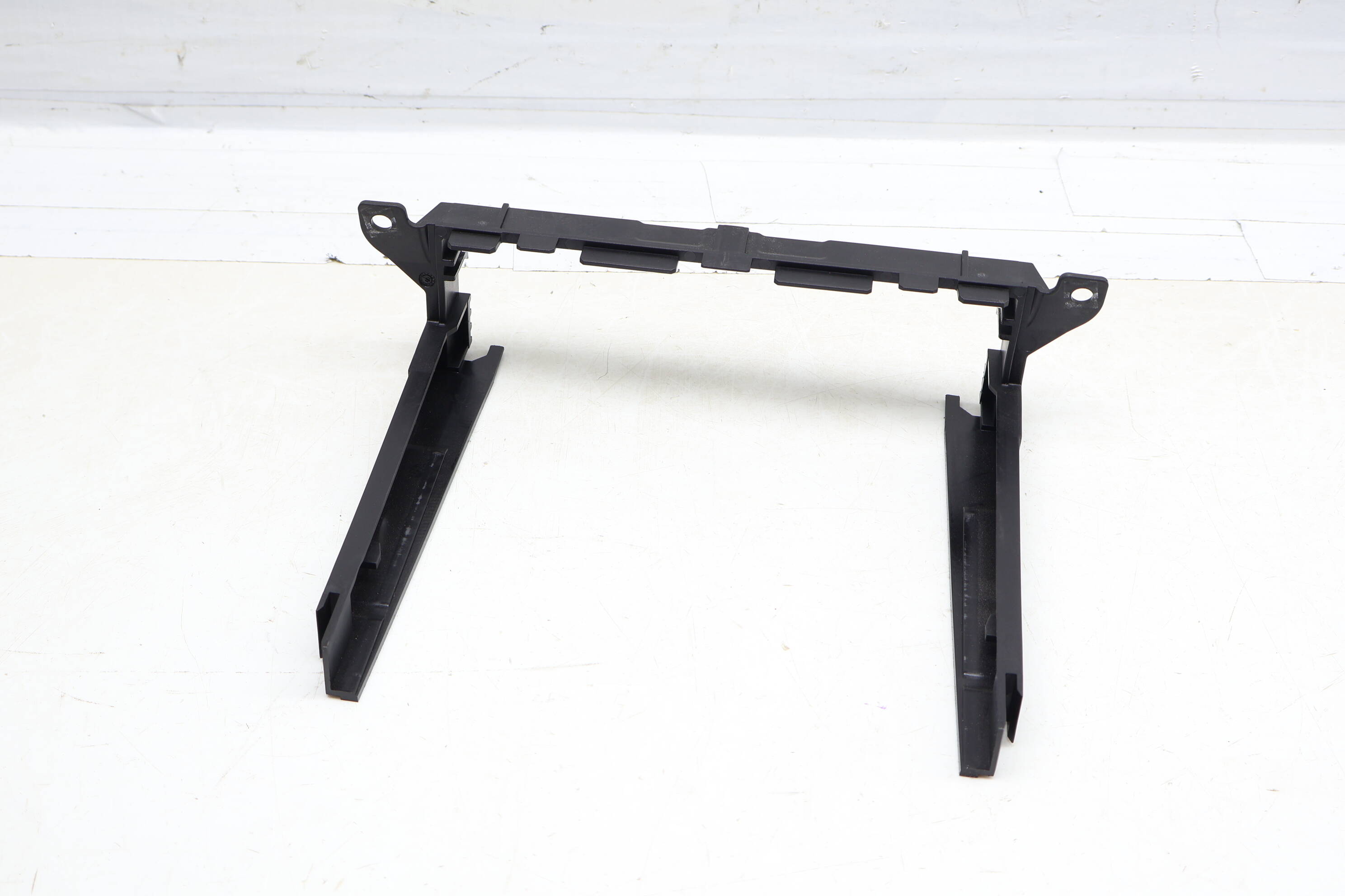 Center Dash Frame / Bracket 8K0858969