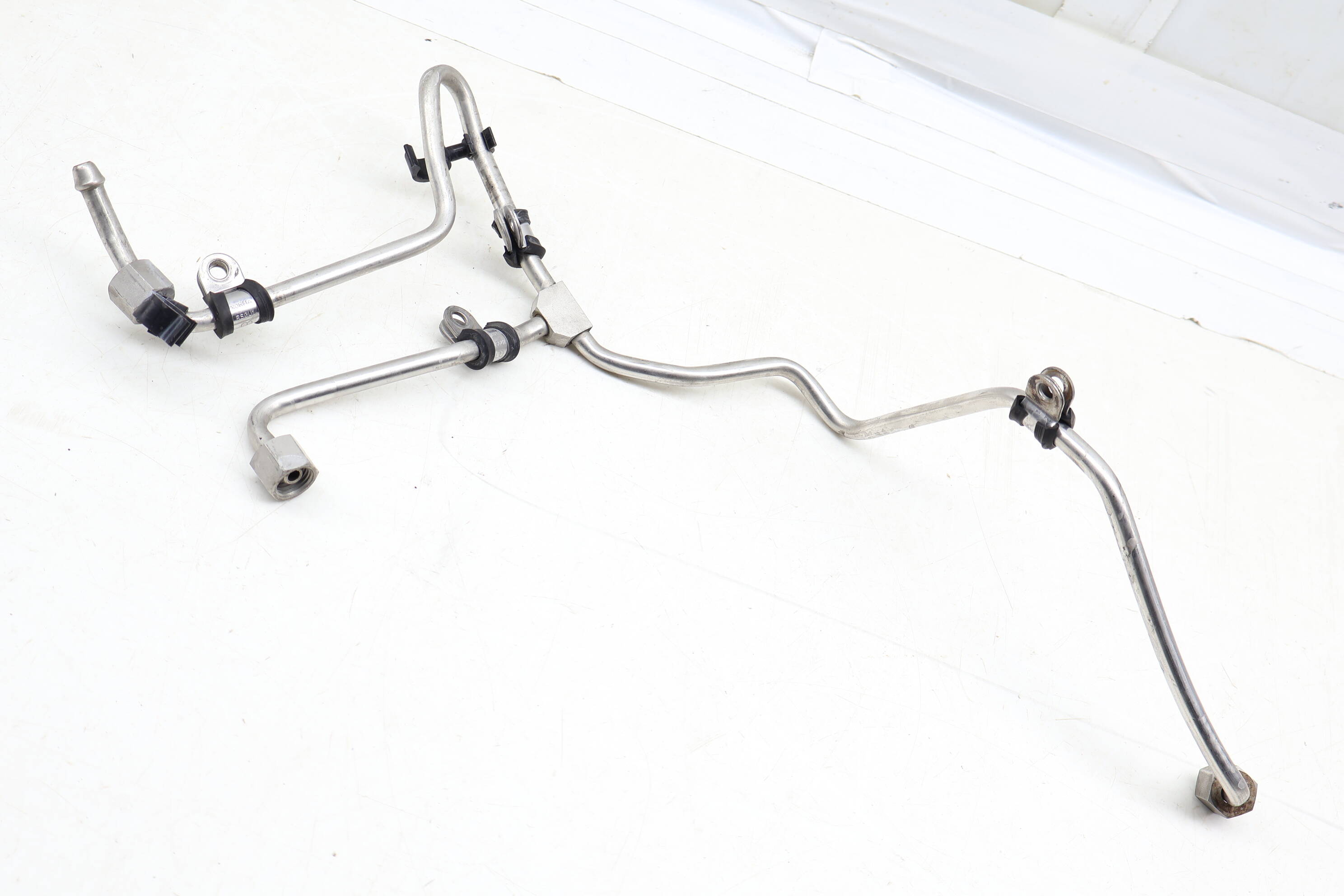 Fuel Rail Line / Pipe 06E127501AA 95811012510