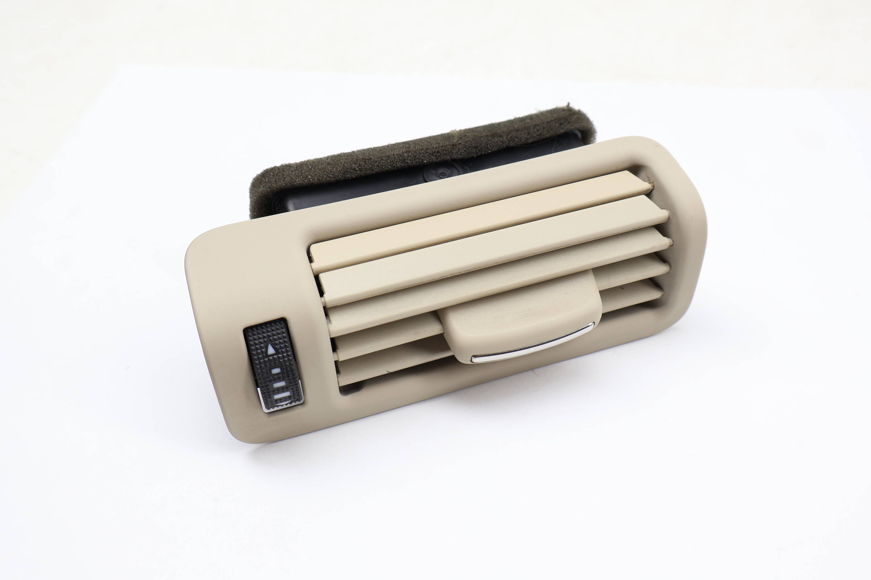 B Pillar Air / Climate Vent 4L0819210