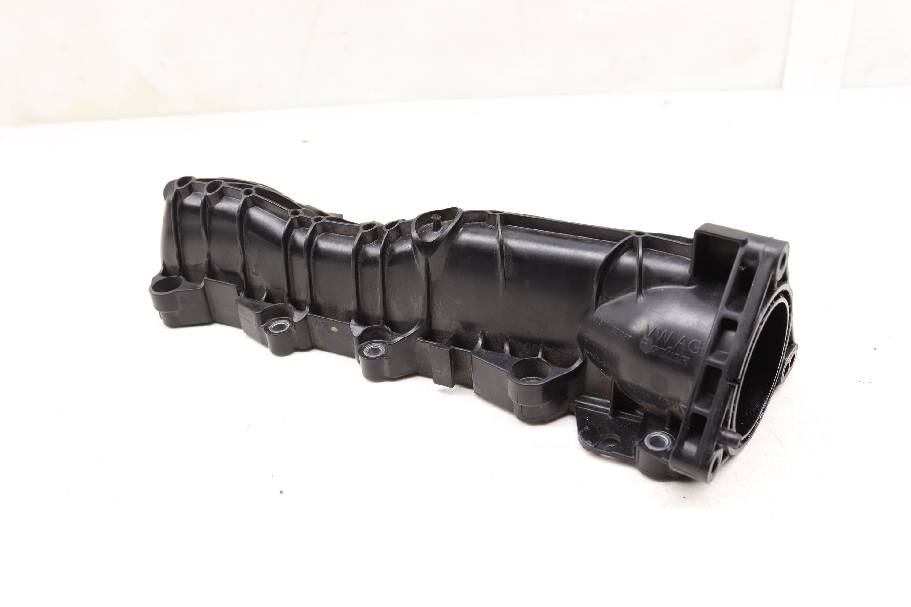 Intake Manifold 06M133267P