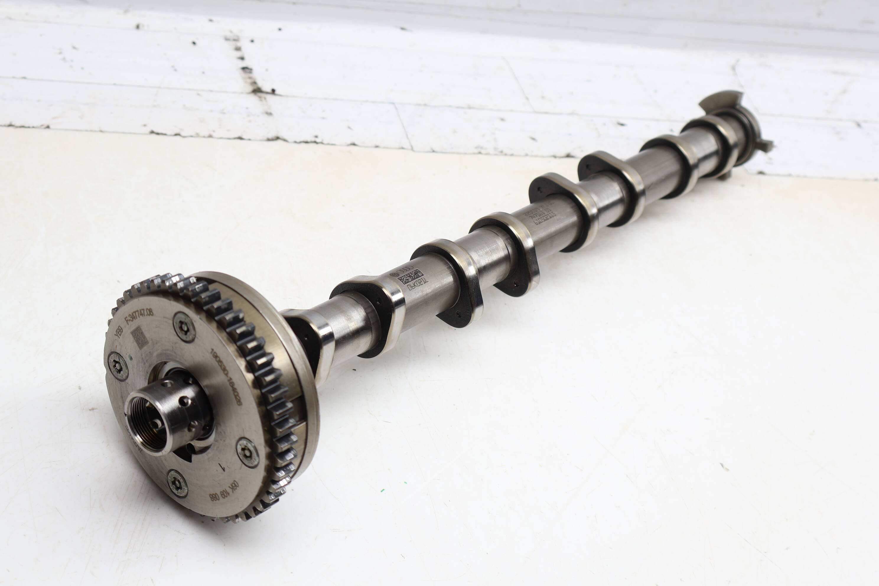 Intake Cam / Camshaft (Inlet) 06K109021L