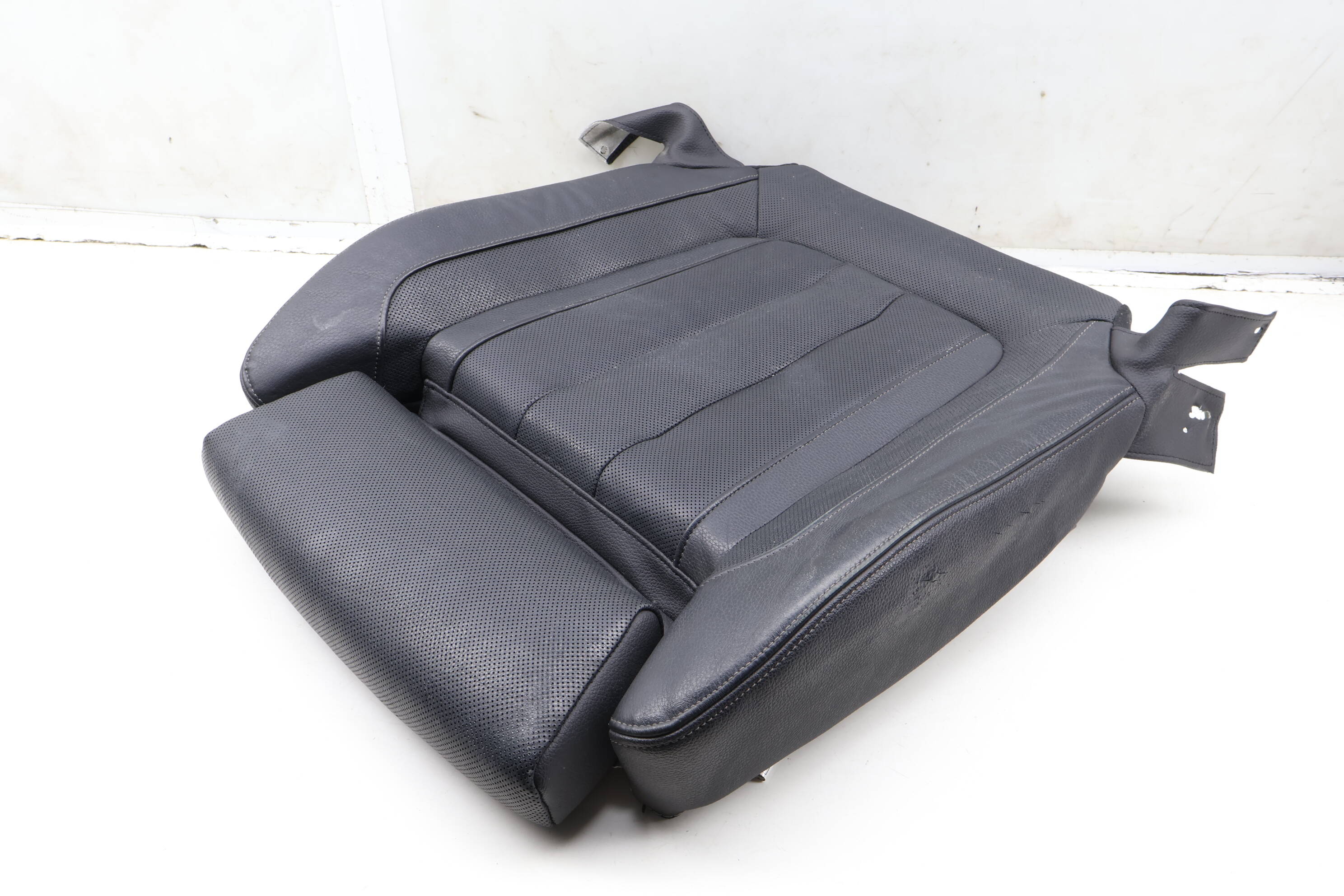 Lower&#x20;Seat&#x20;Bottom&#x20;Cushion&#x20;&#x28;Leather&#x29;&#x20;52107483655
