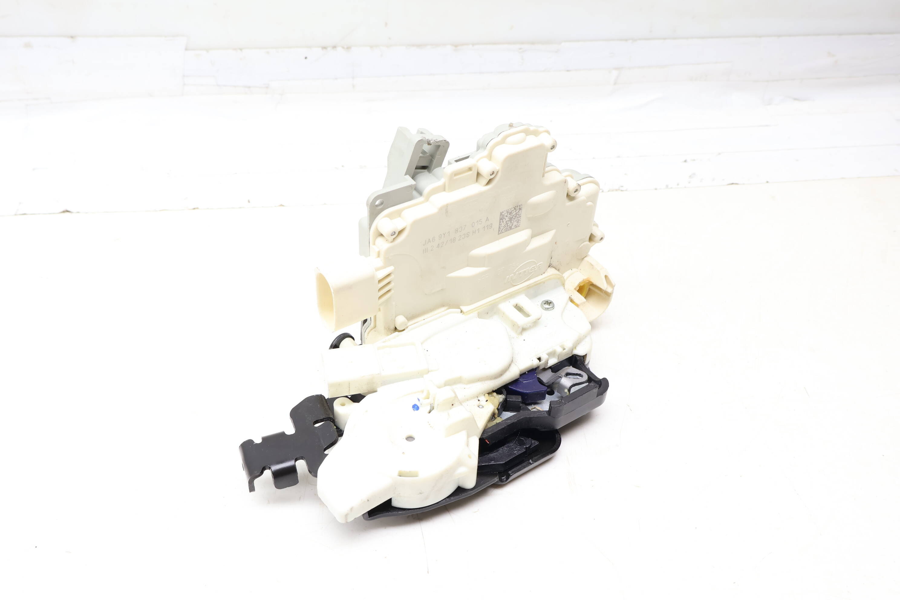 Door Latch / Lock Actuator 9Y1837015A