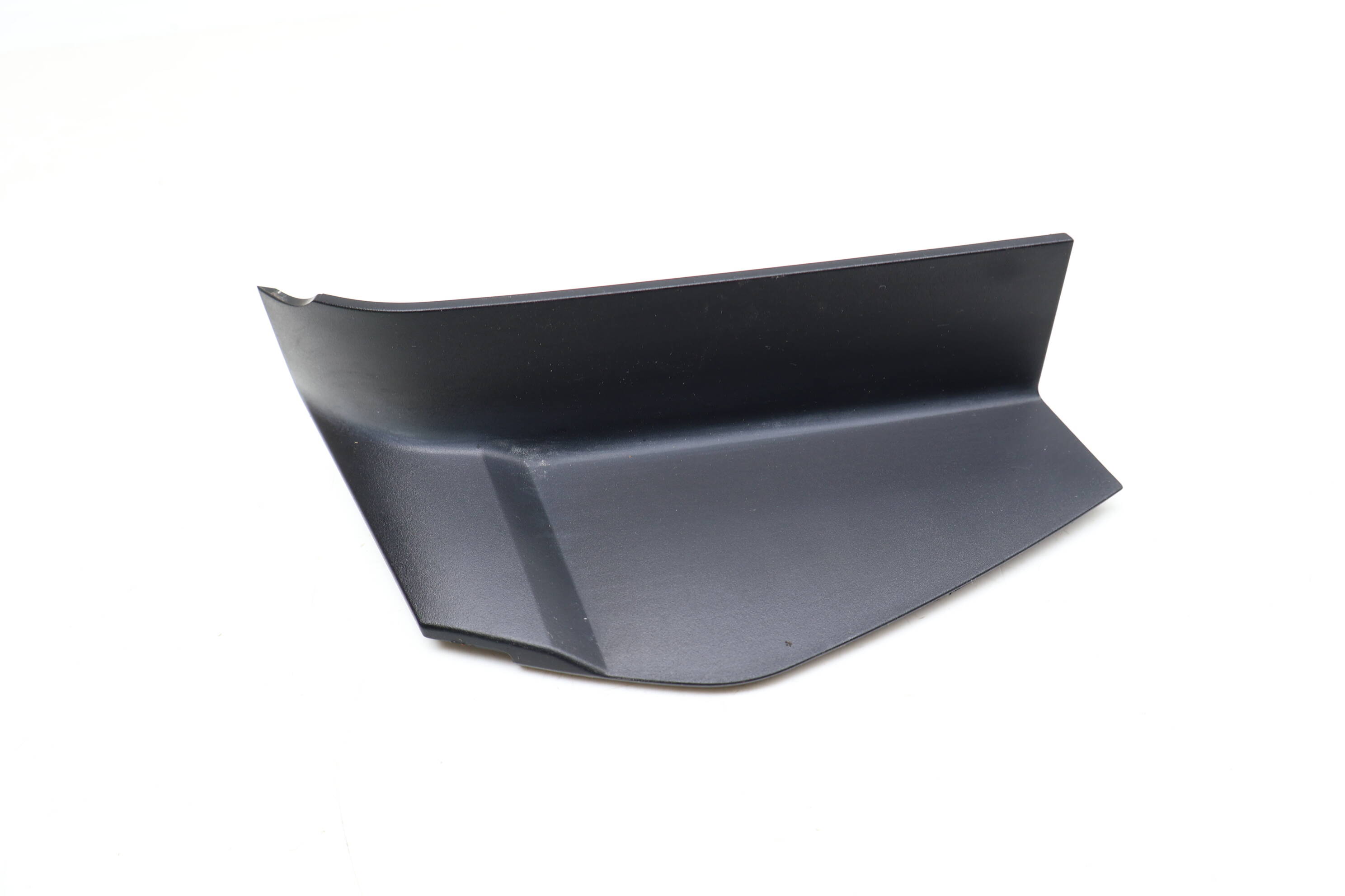 Outer Tail Light Trim 561945311C