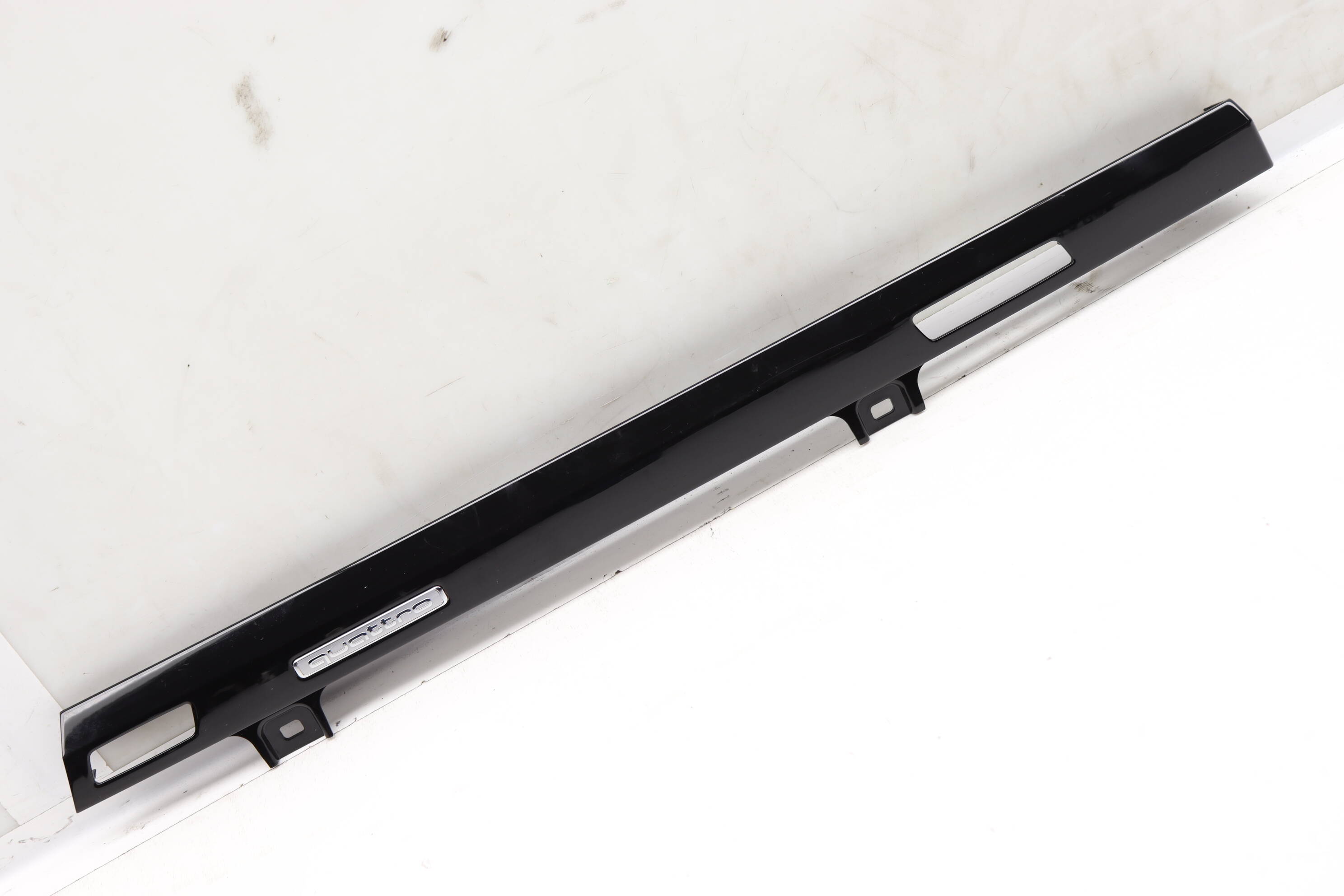 Dash Panel Trim 4M1853242A