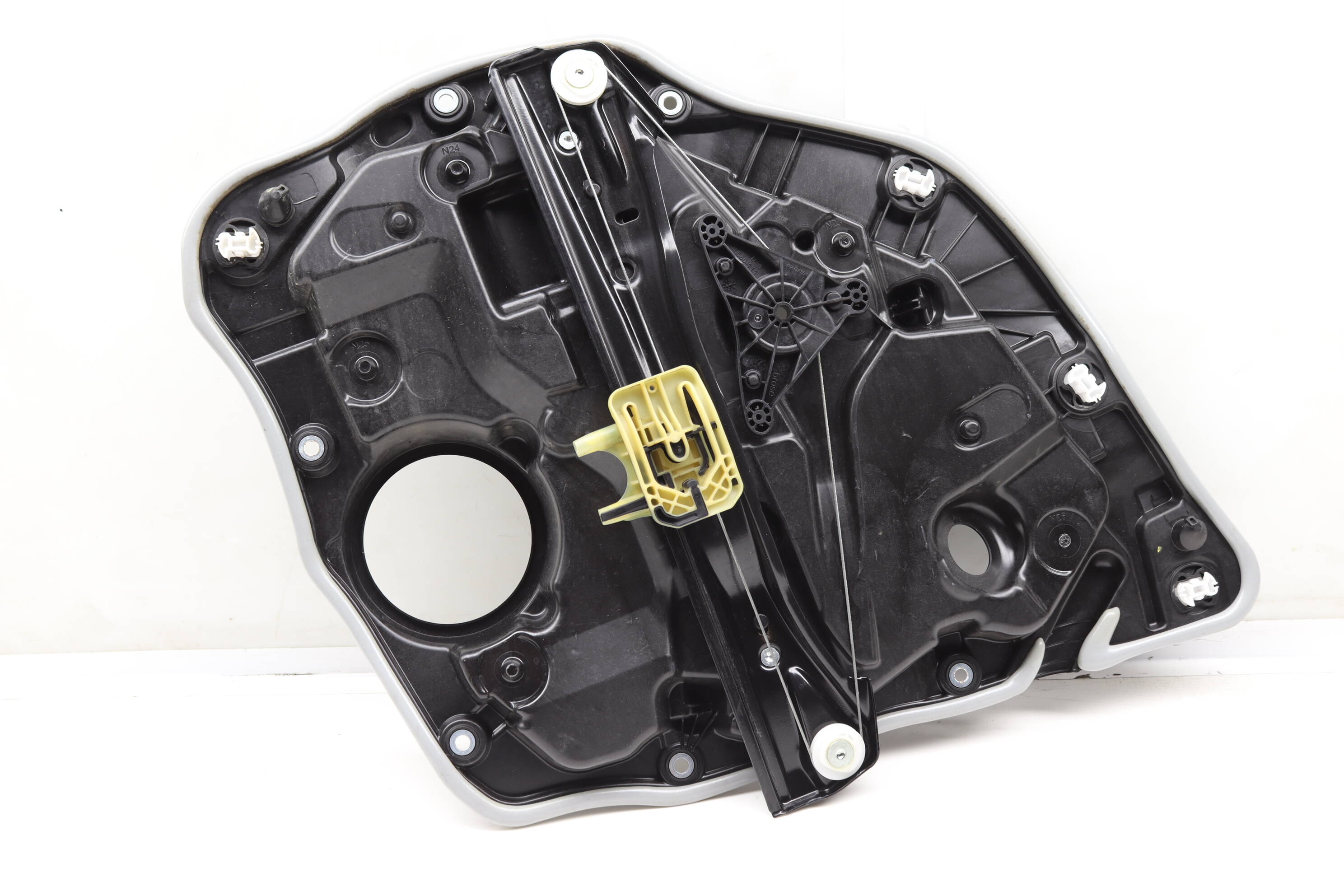 Door Panel / Window Regulator Assembly 7497100