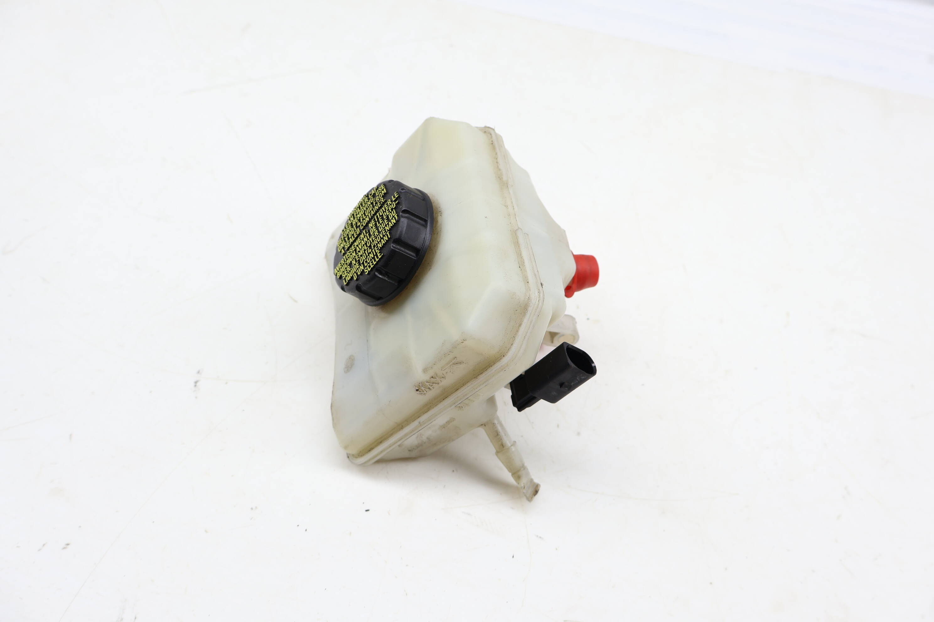 Brake Fluid Reservoir / Tank 8W0611301