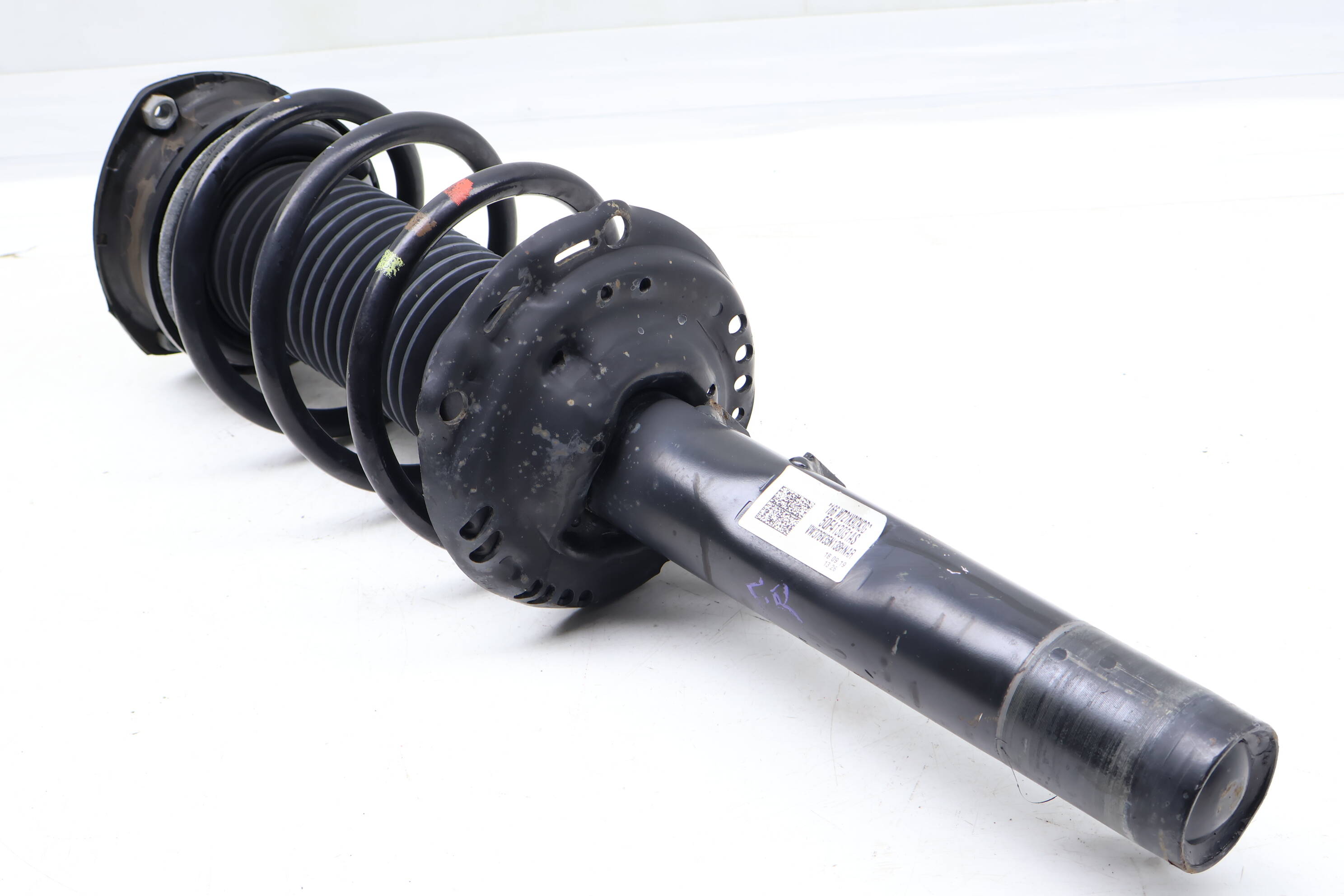 Strut&#x20;Shock&#x20;&#x2F;&#x20;Spring&#x20;Assembly&#x20;5QF413031AS