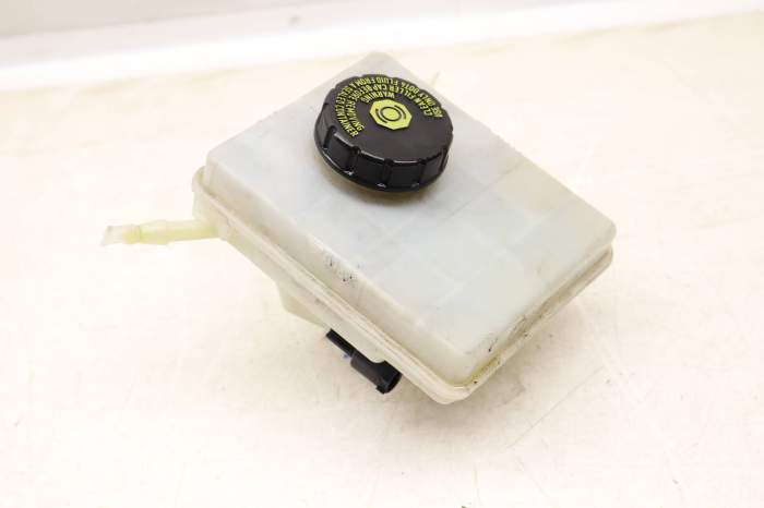 Brake Fluid Reservoir / Tank 34336794473 main product photo