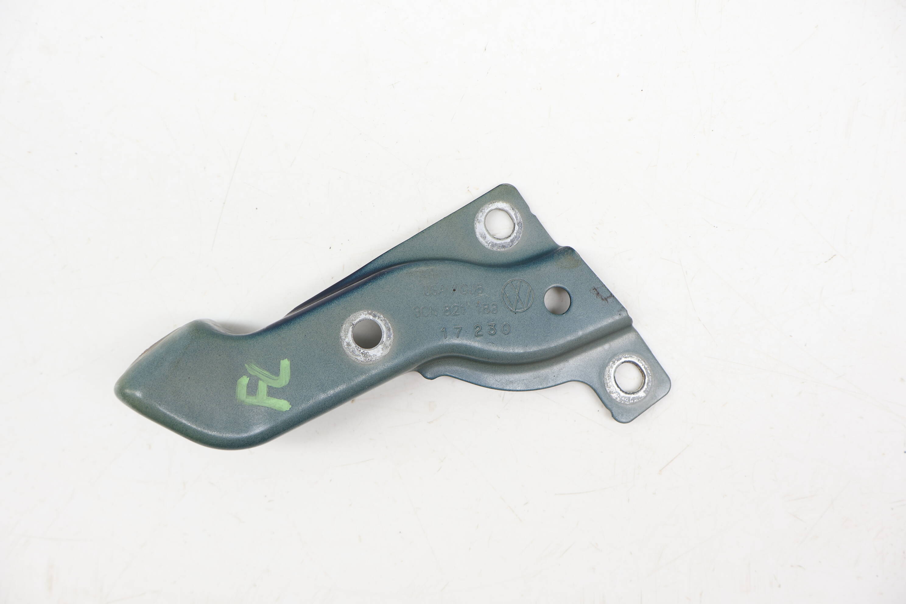 Upper Fender Mount Bracket 3CN821183