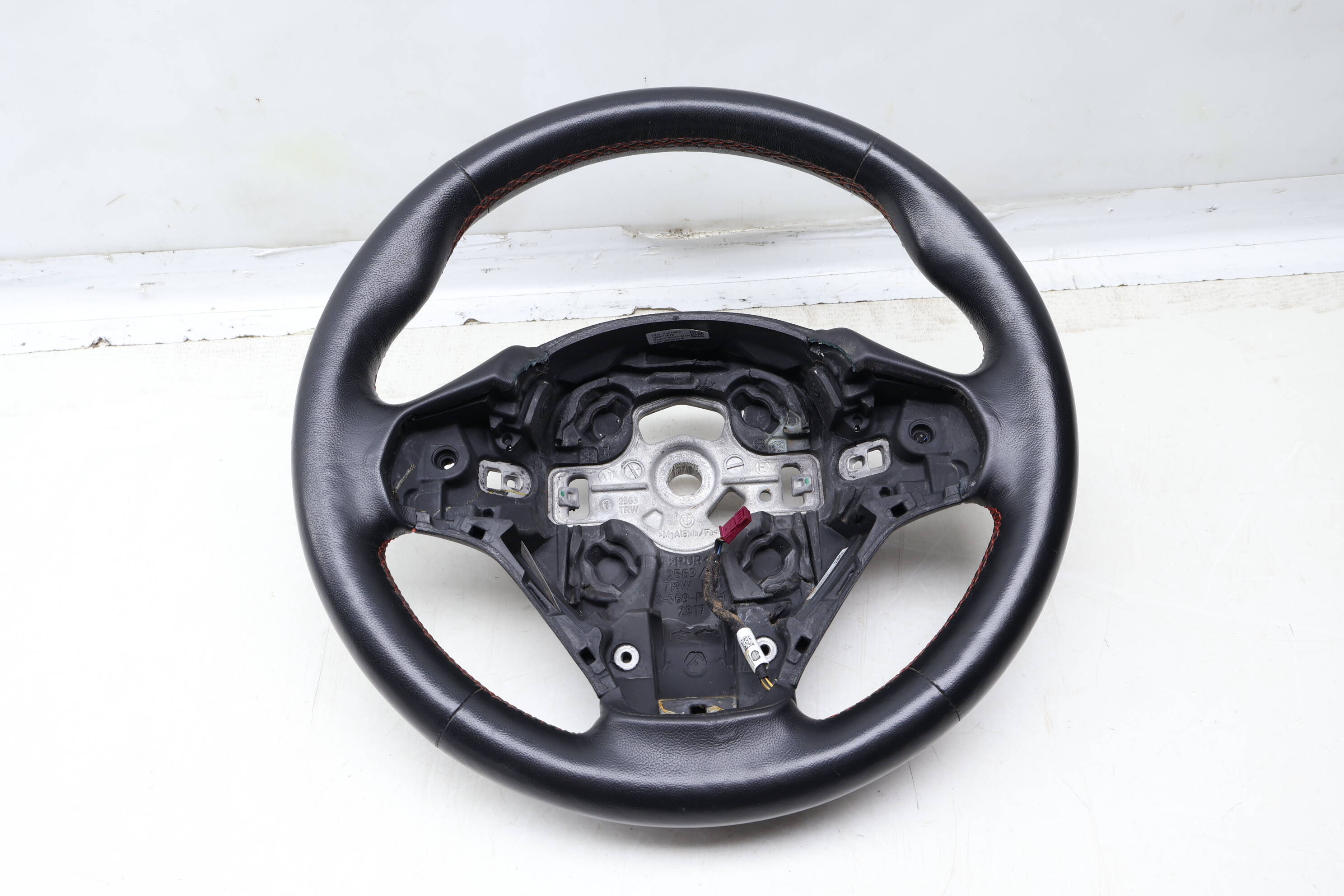 3-Spoke&#x20;Sport&#x20;Steering&#x20;Wheel&#x20;32309864139