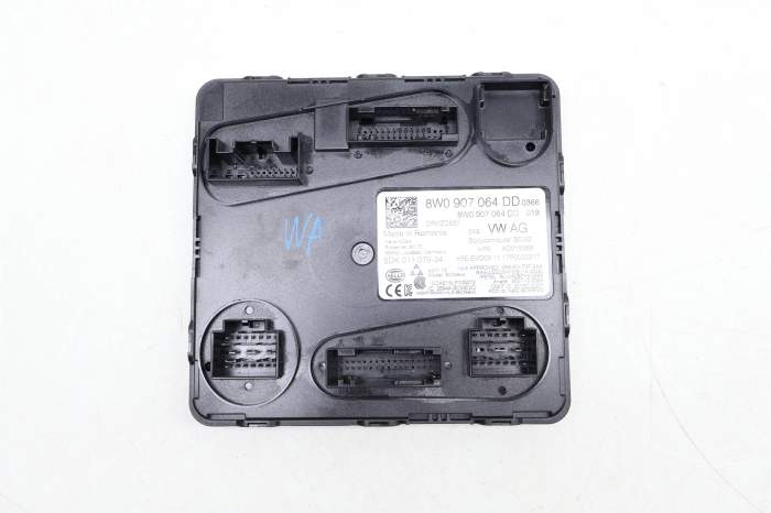 Comfort Control Module / Ccm / Bcm 8W0907064DD main product photo