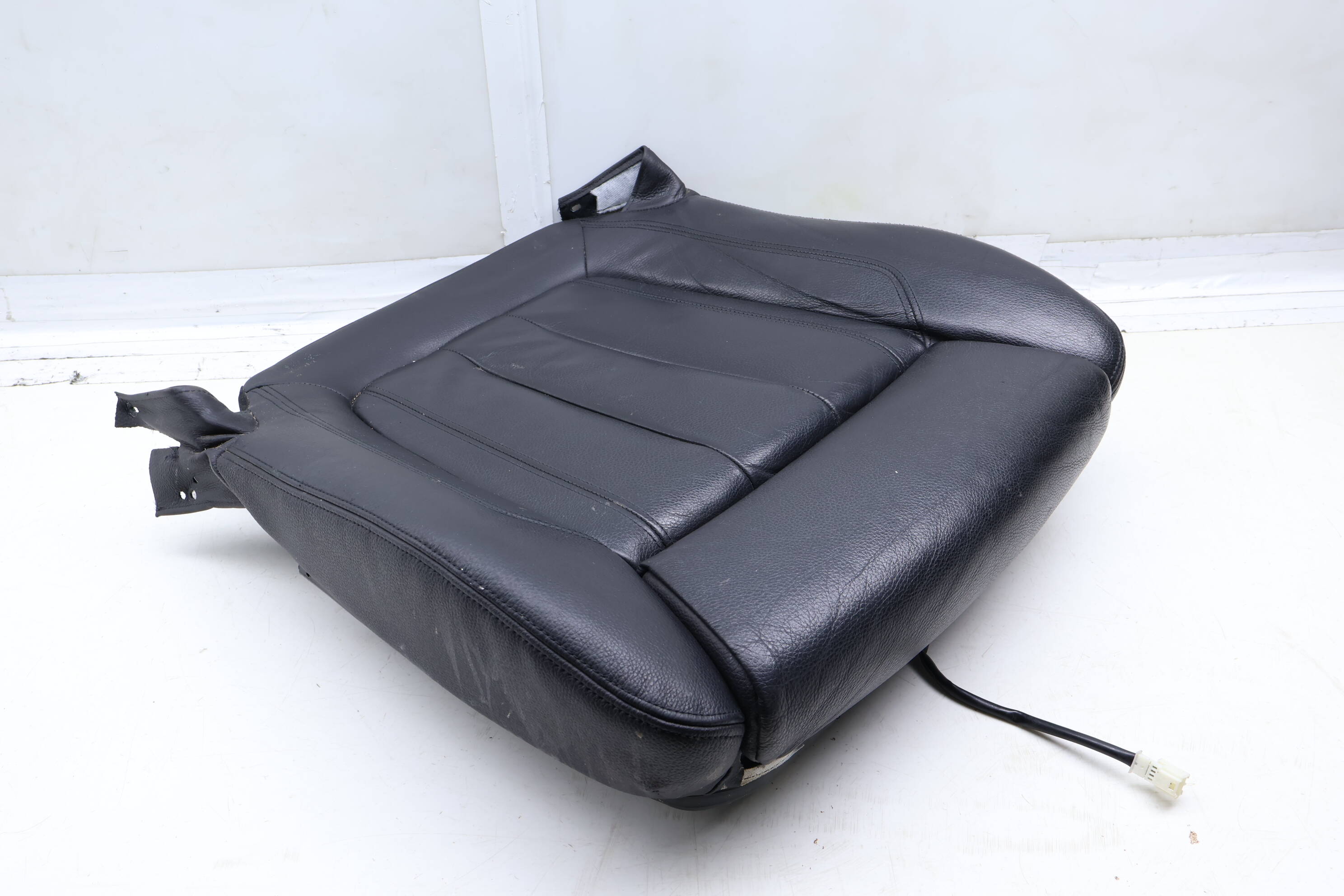 Lower Seat Bottom Cushion (Leather) 52107352275