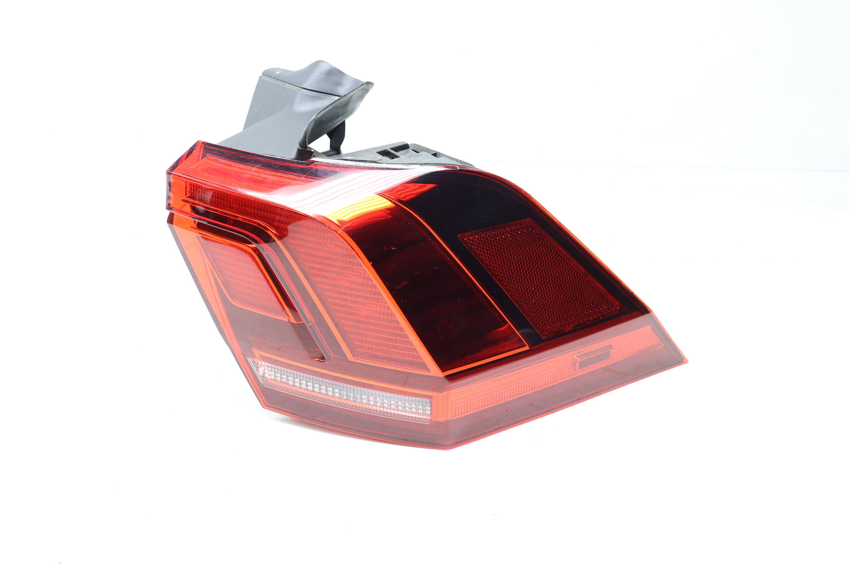 Outer Tail Light / Lamp 5NN945096A