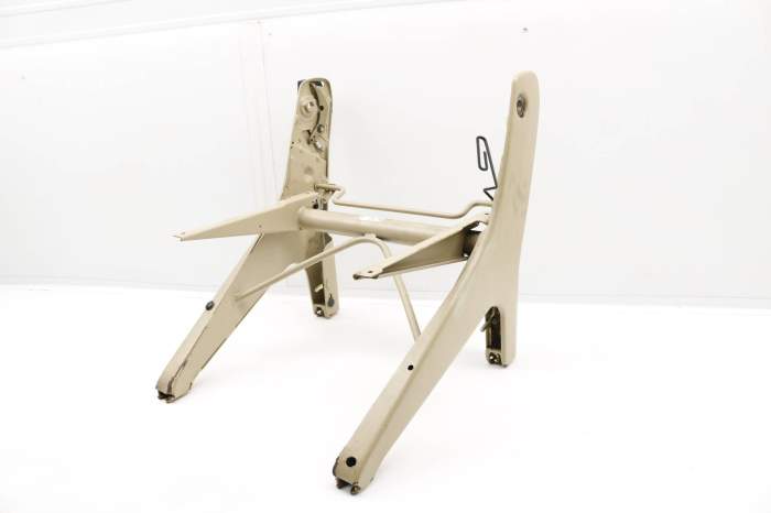 2Nd Row Seat Frame 7D1883061B main product photo