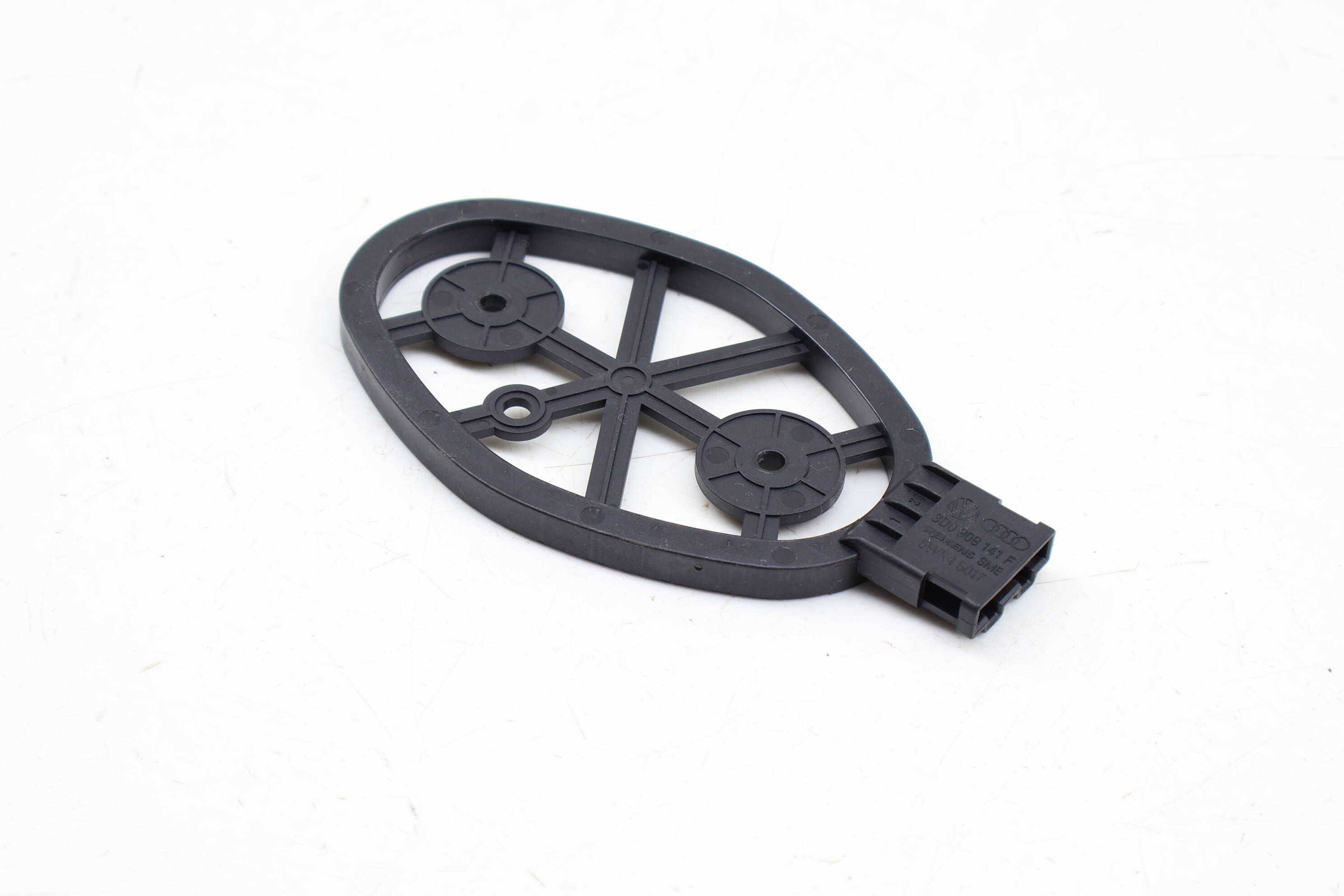 Keyless Entry / Start Authorization Antenna 3D0909141F