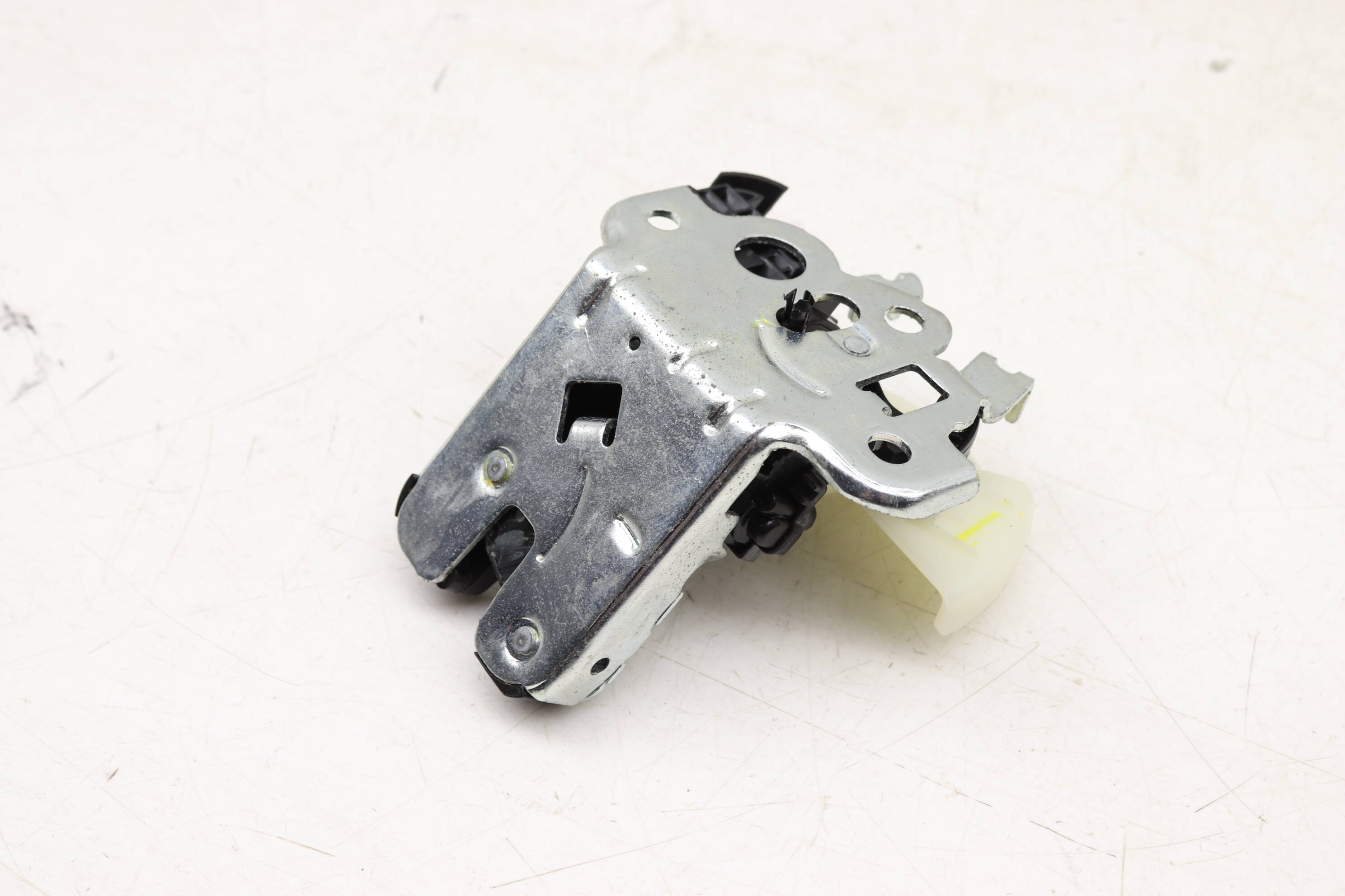 Trunk Hatch Lock / Latch 561827505